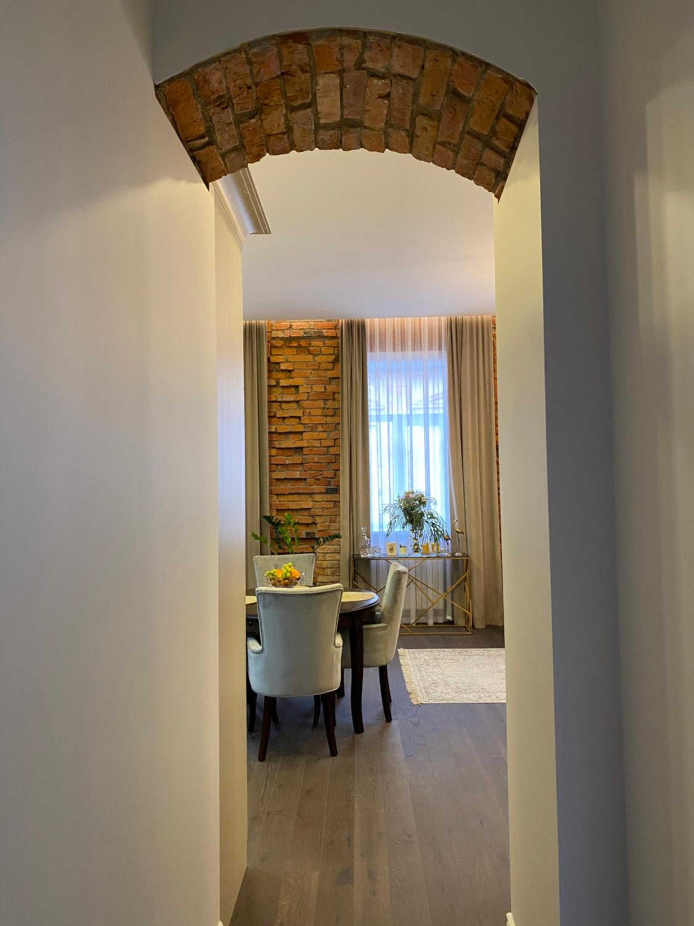 One-Bedroom Apartment - Photo 6