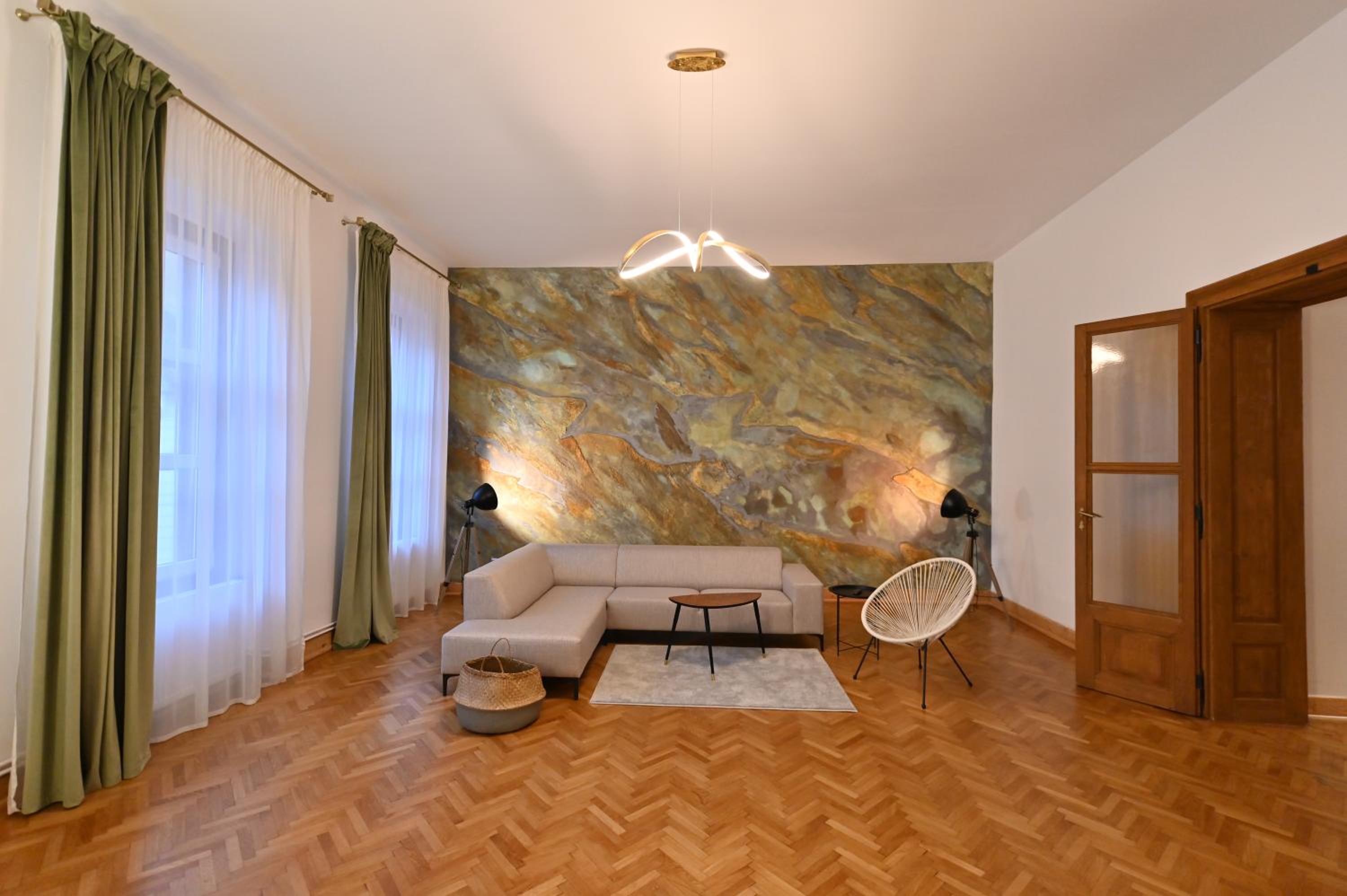 Deluxe Apartment