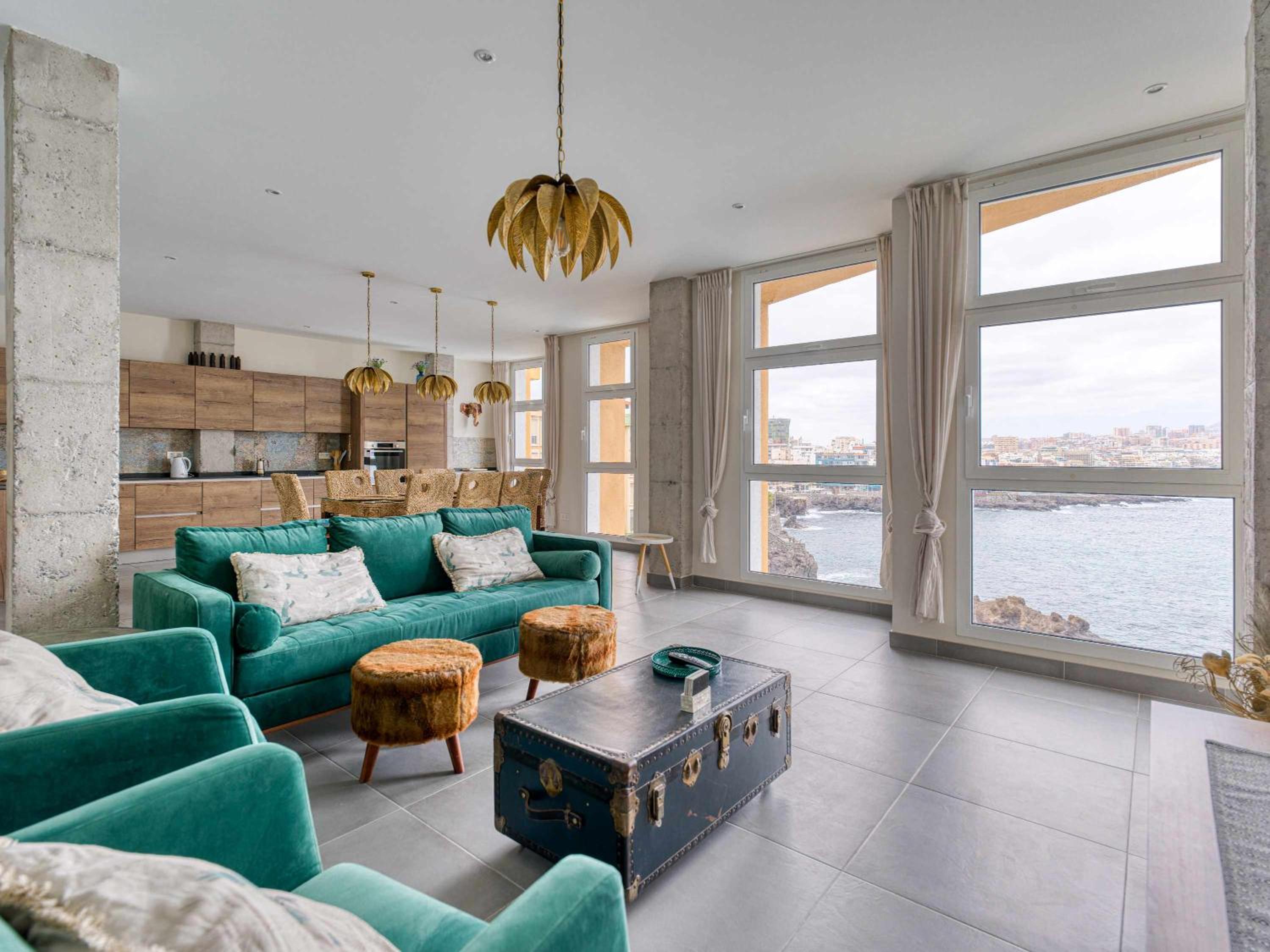 Apartamento de dos habitaciones con vista al mar