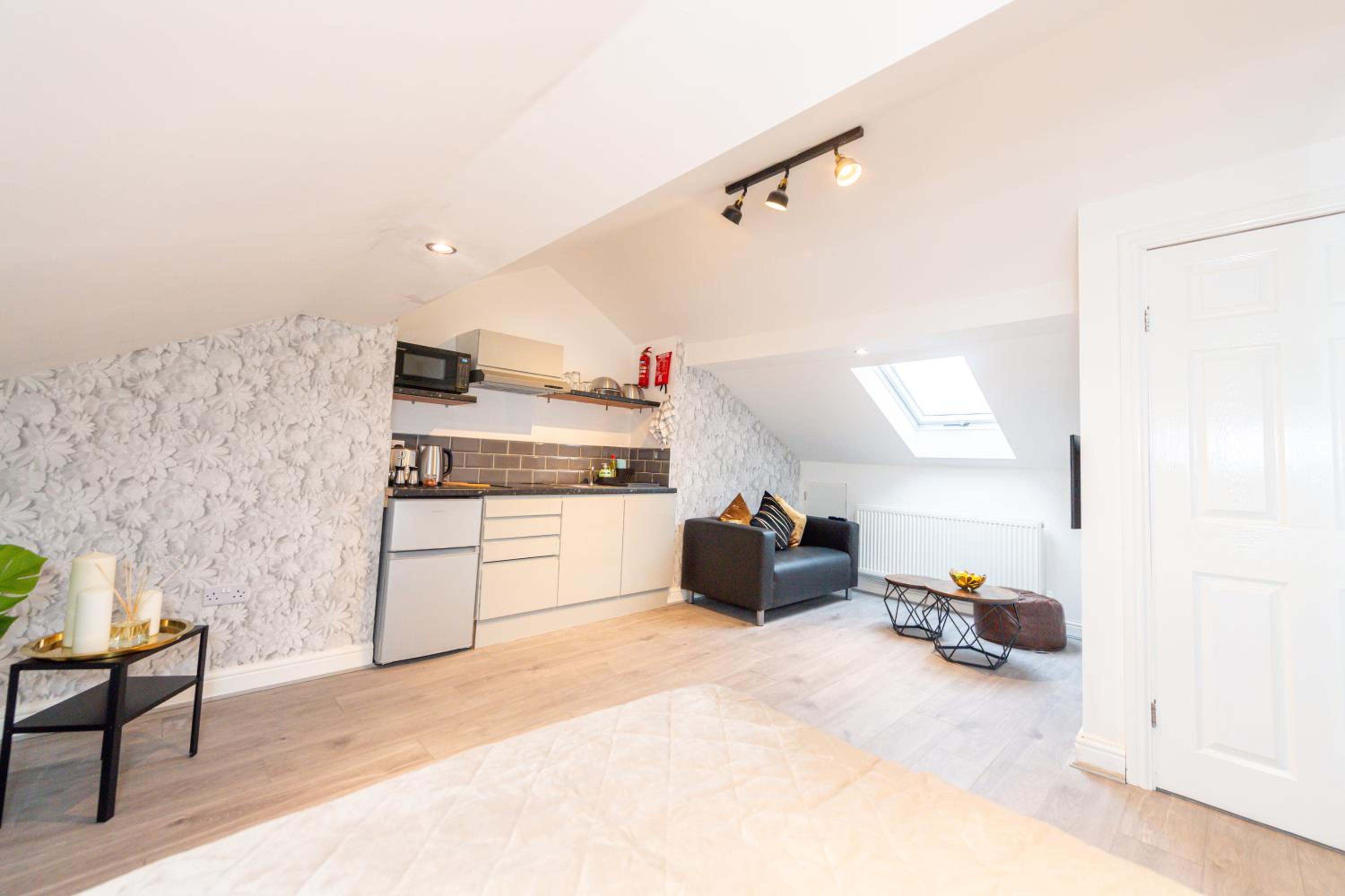 Studio Apartment - Photo 10