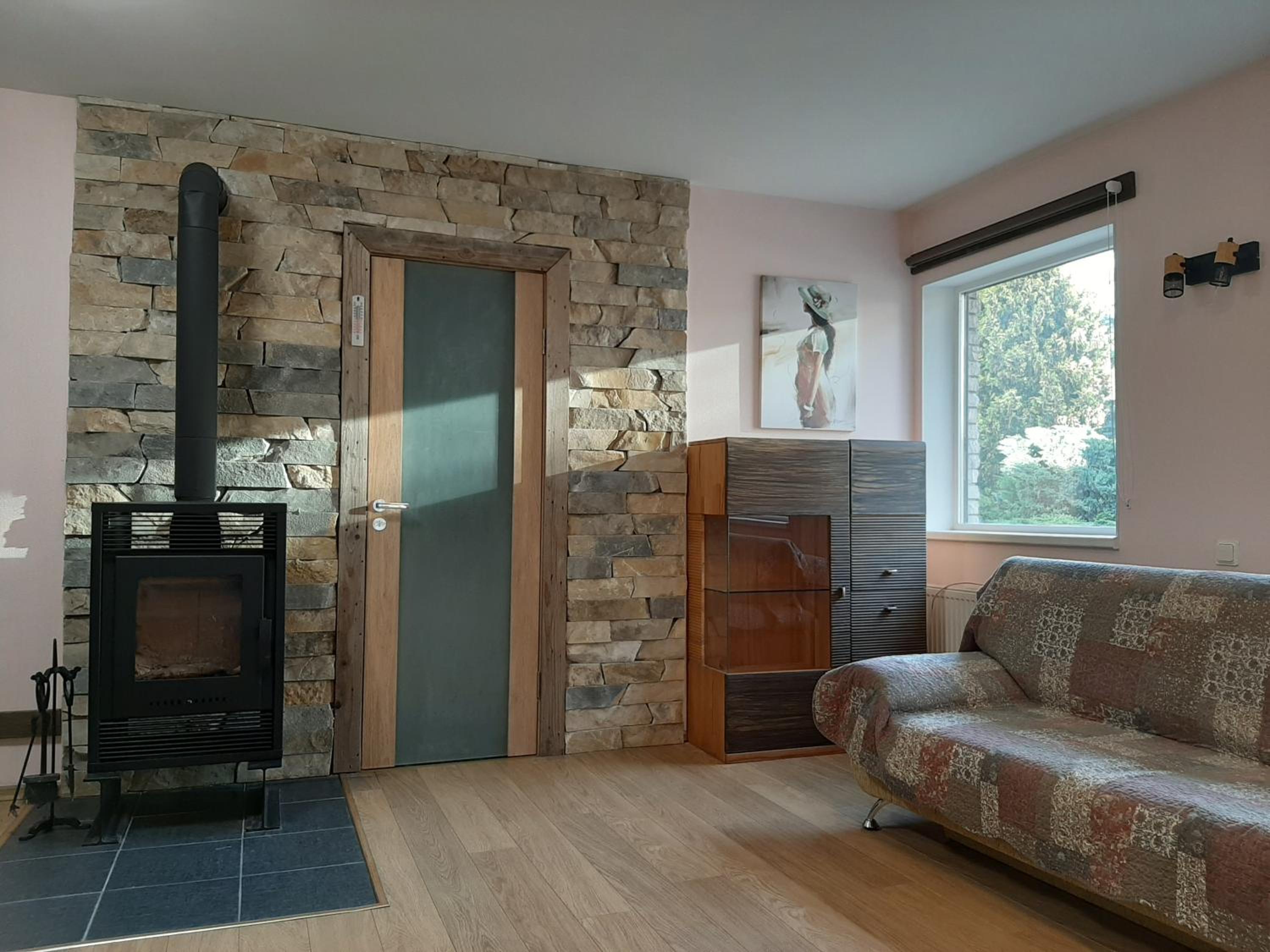 Studio Apartment - Photo 1