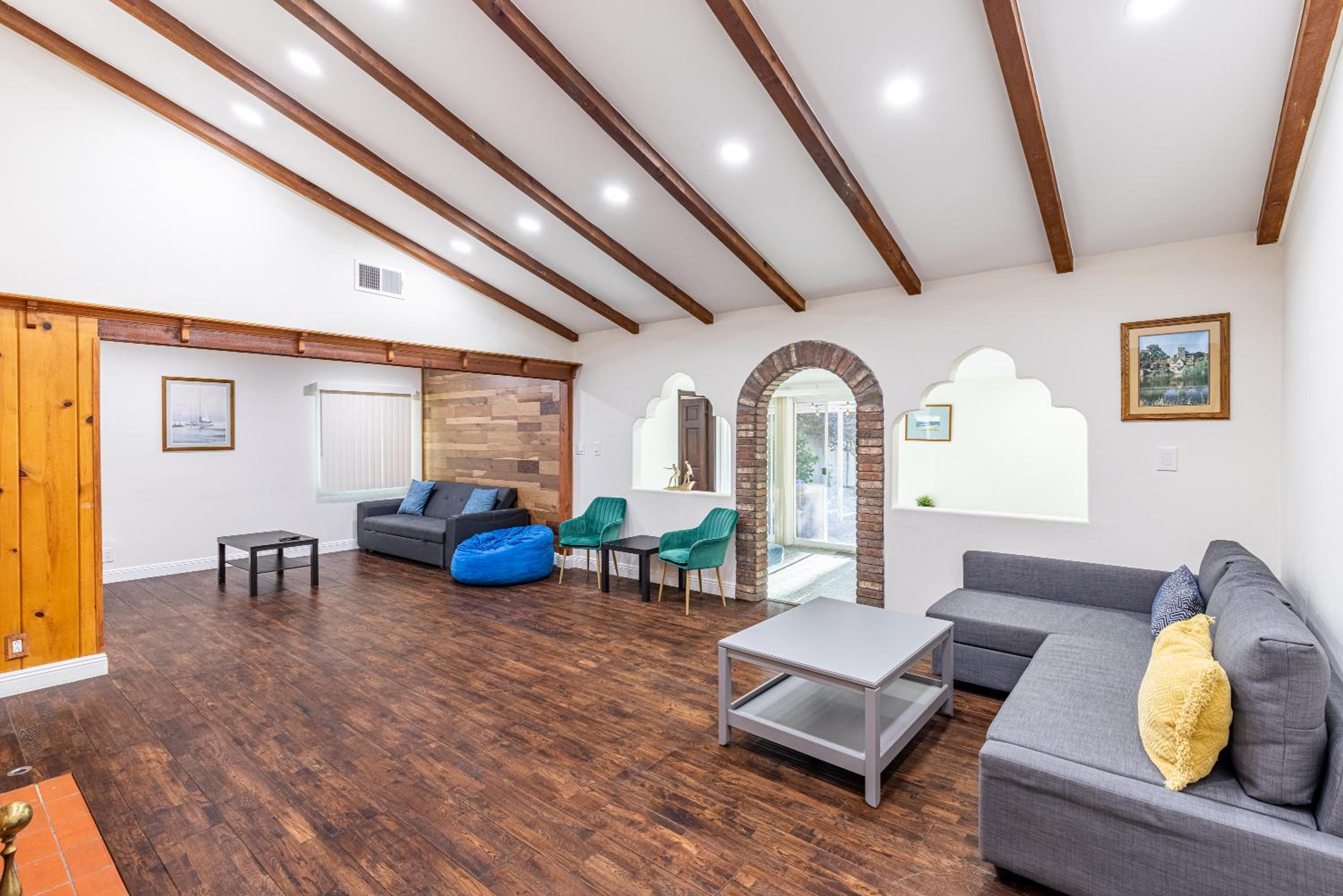 Four-Bedroom House - Photo 1