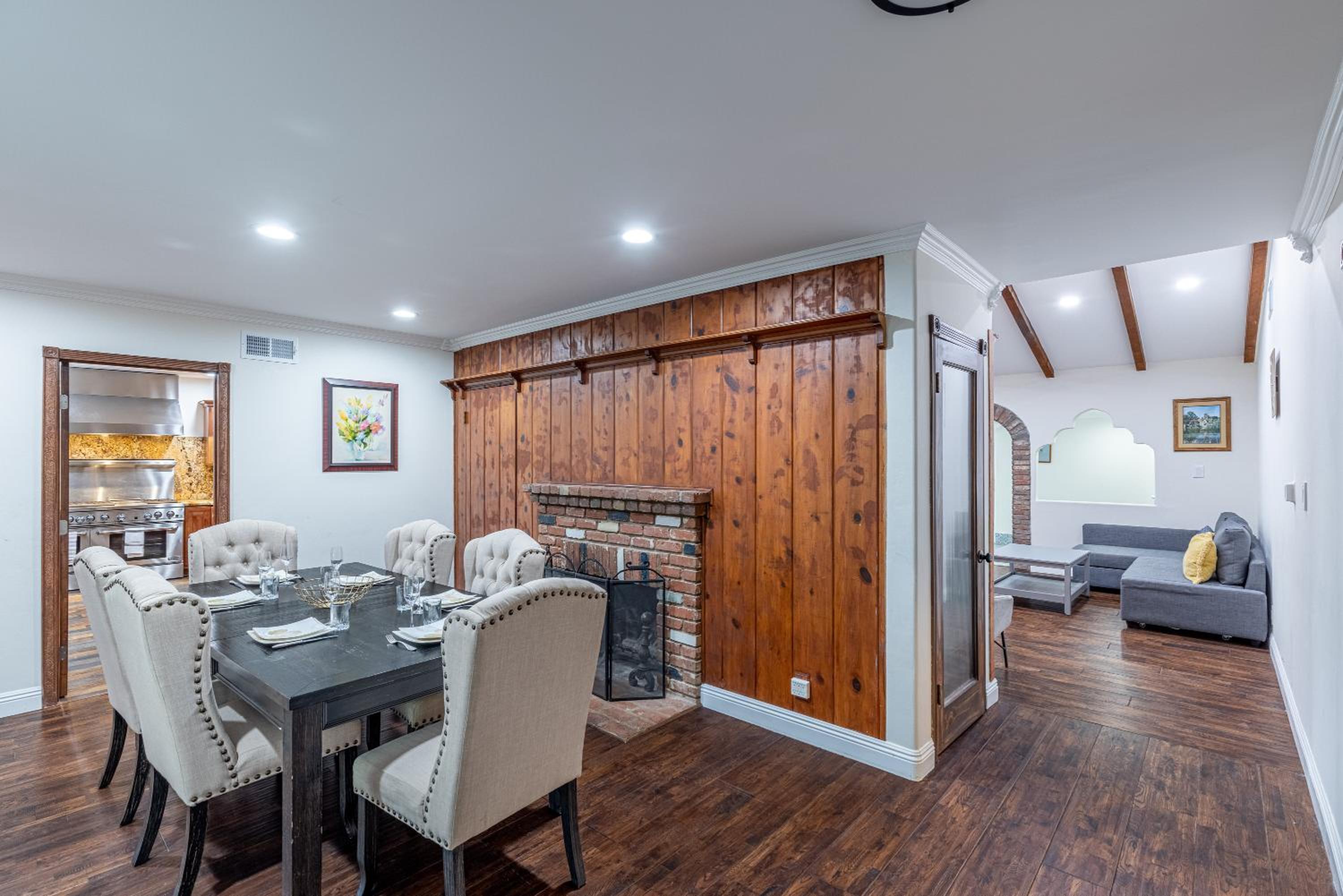 Four-Bedroom House - Photo 10