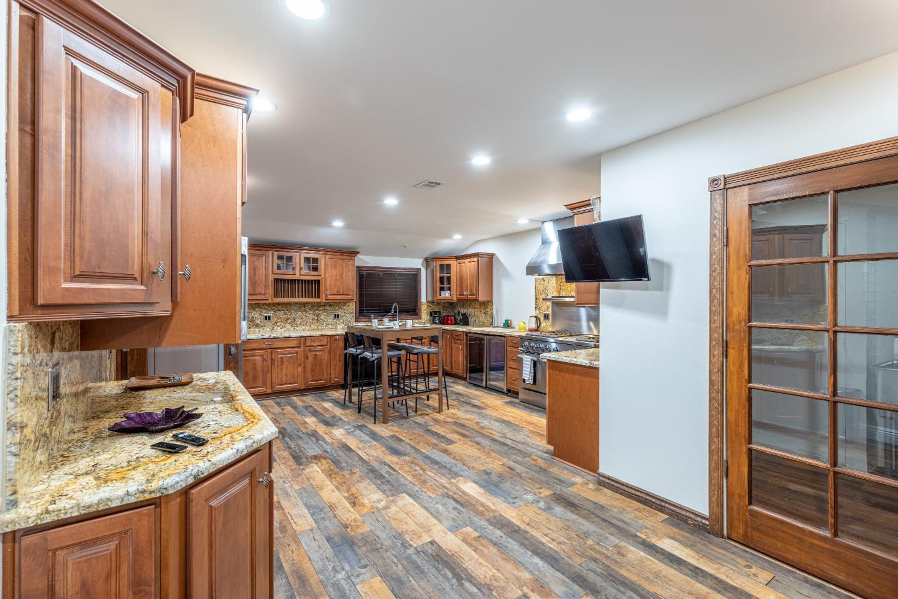 Four-Bedroom House - Photo 11