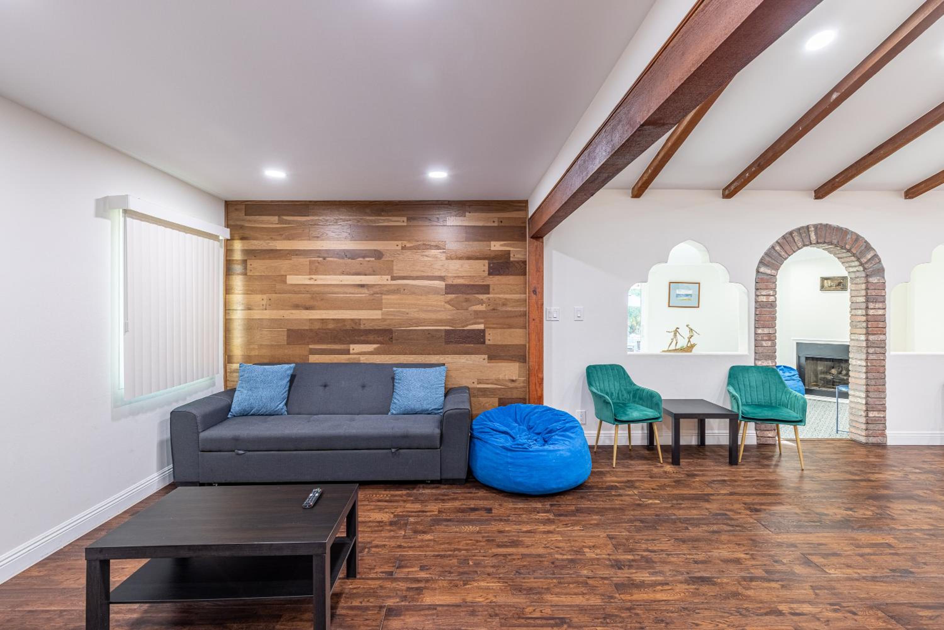 Four-Bedroom House - Photo 17
