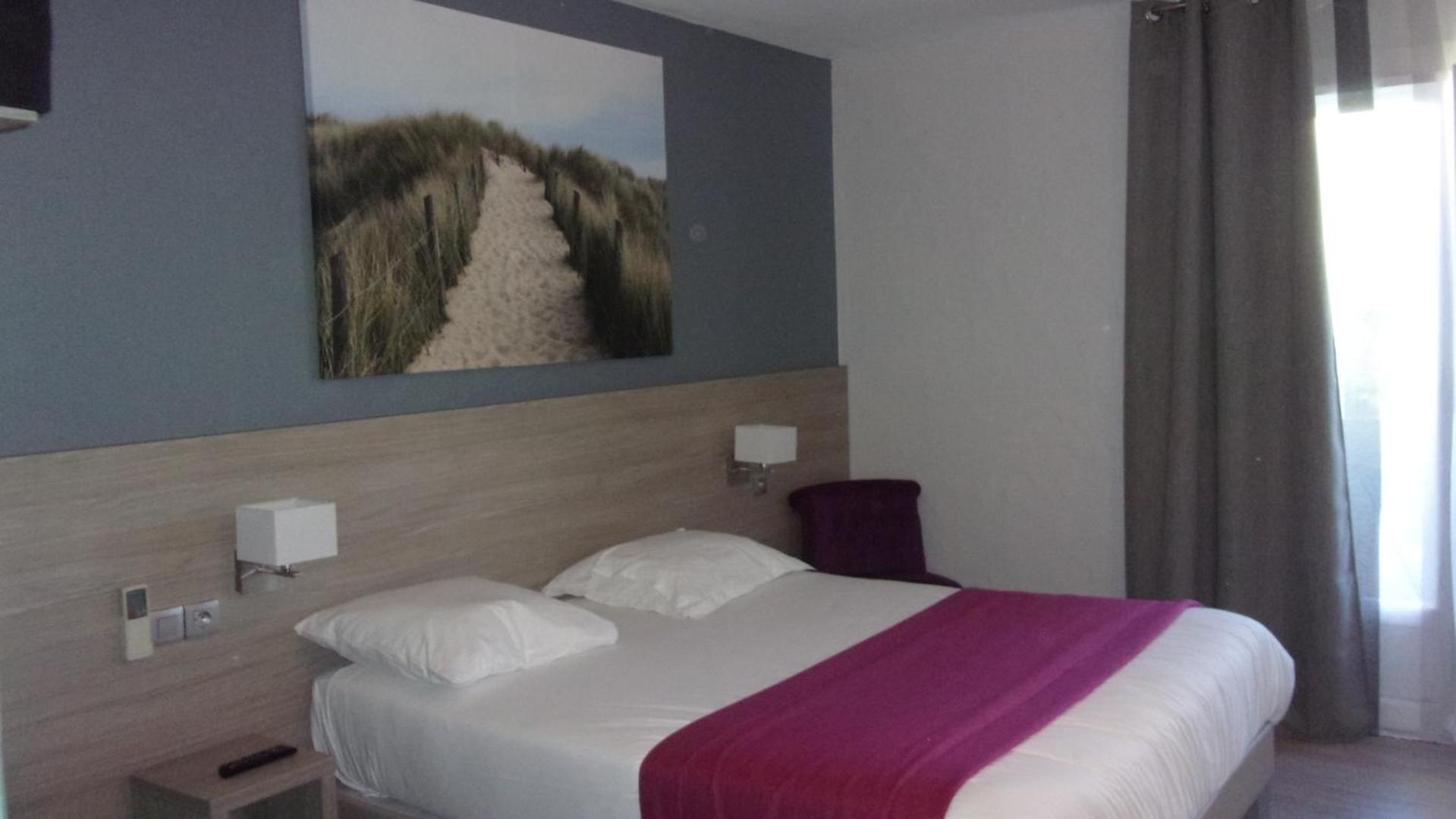 Double Room with Balcony - Photo 6