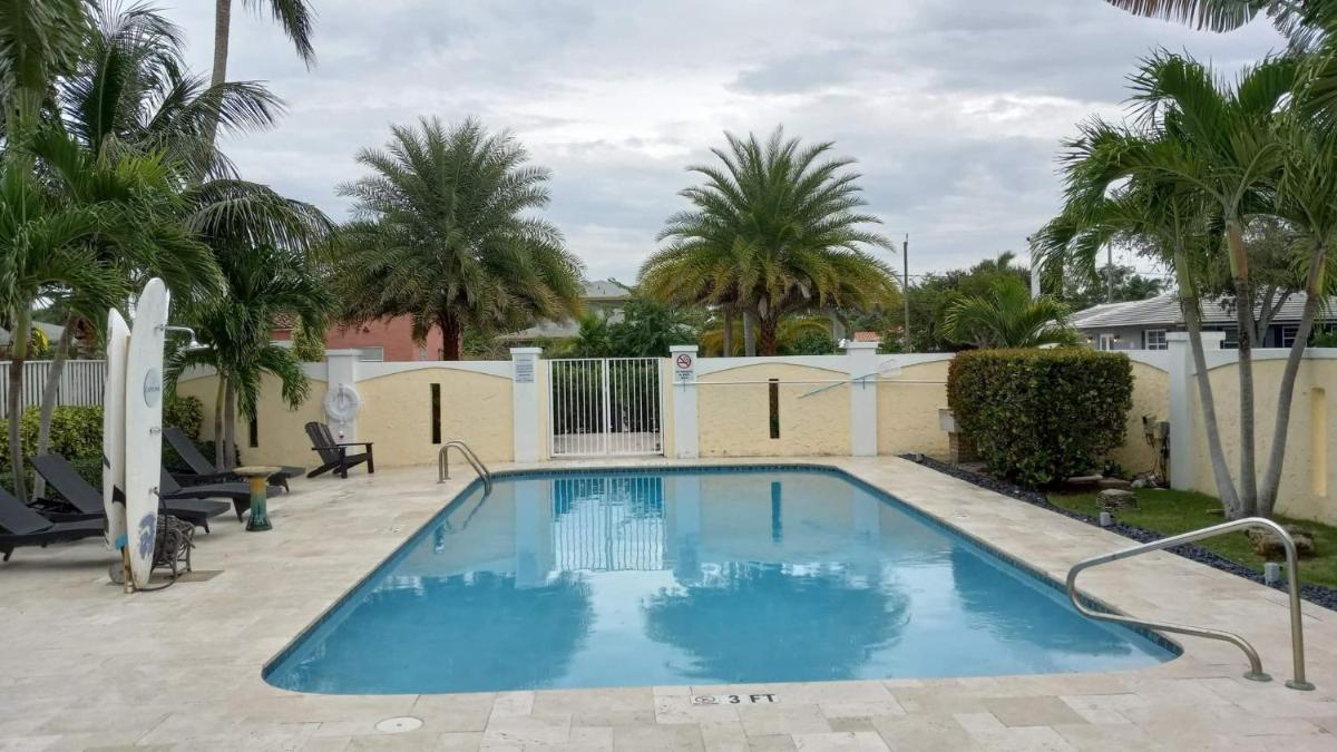 Apartment with Pool View  photo 2