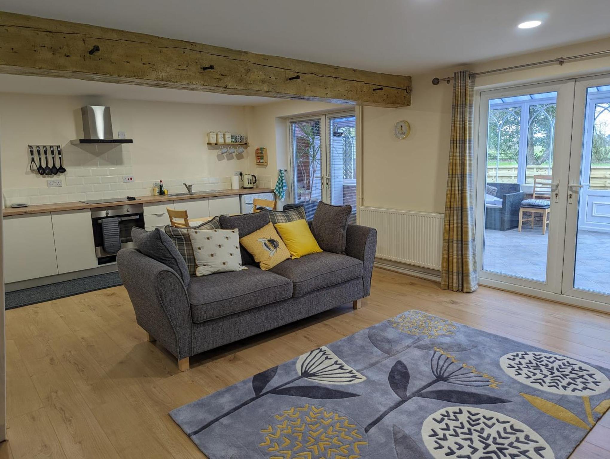 One-Bedroom House - Photo 34