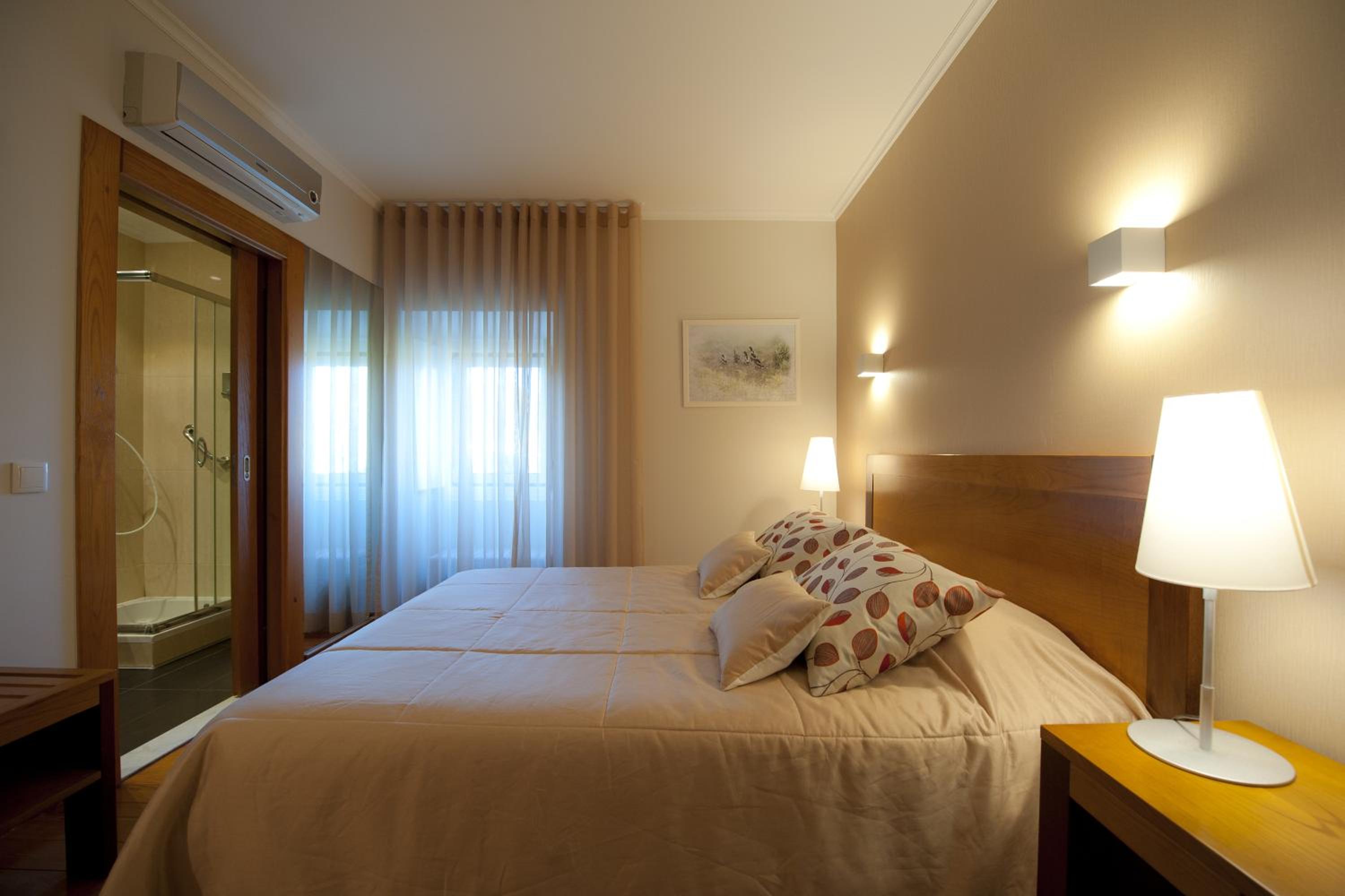Double or Twin Room - Photo 35