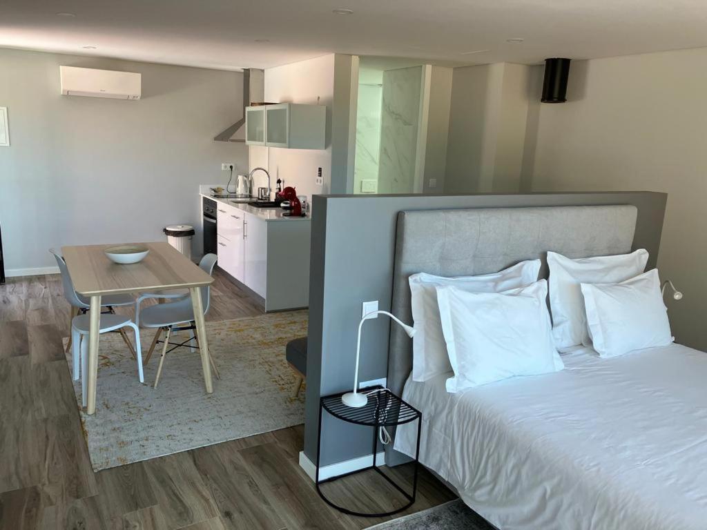 Apartment with Mountain View - Photo 1