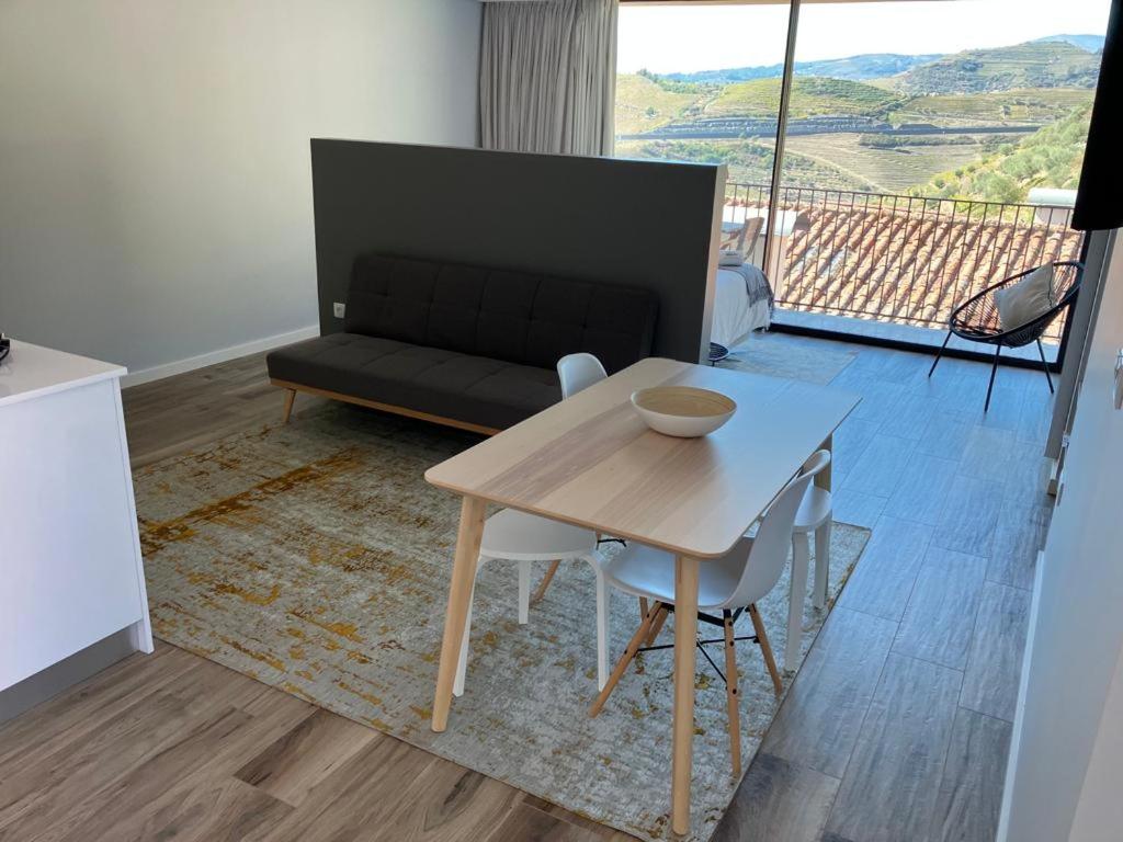 Apartment with Mountain View - Photo 5