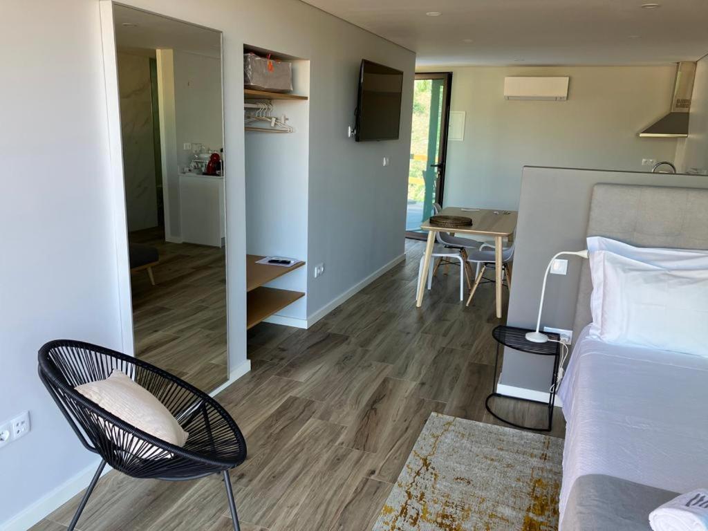 Apartment with Mountain View - Photo 6