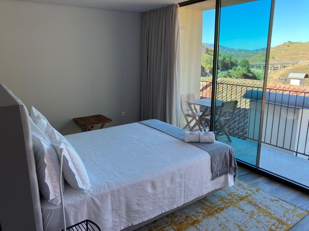Apartment with Mountain View - Photo 8