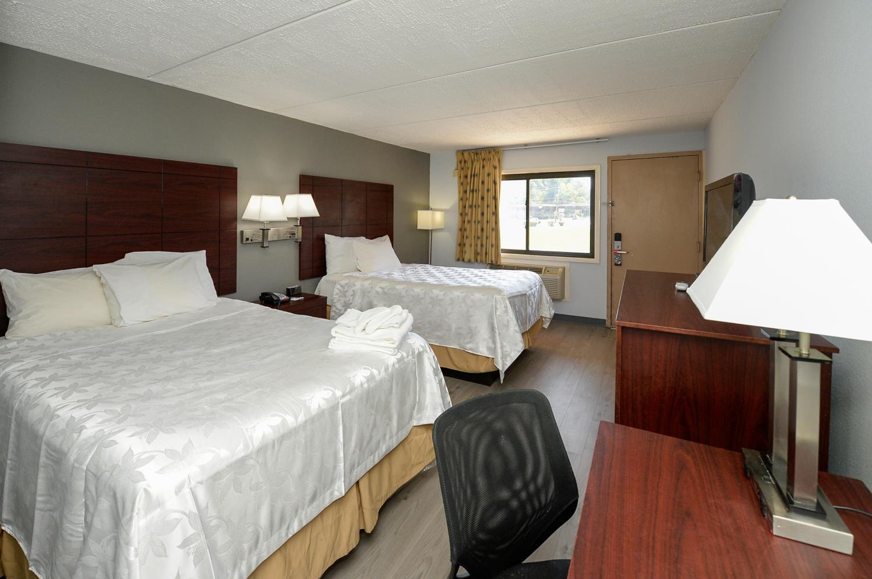 Double Room with Two Double Beds - Non-Smoking - Photo 10