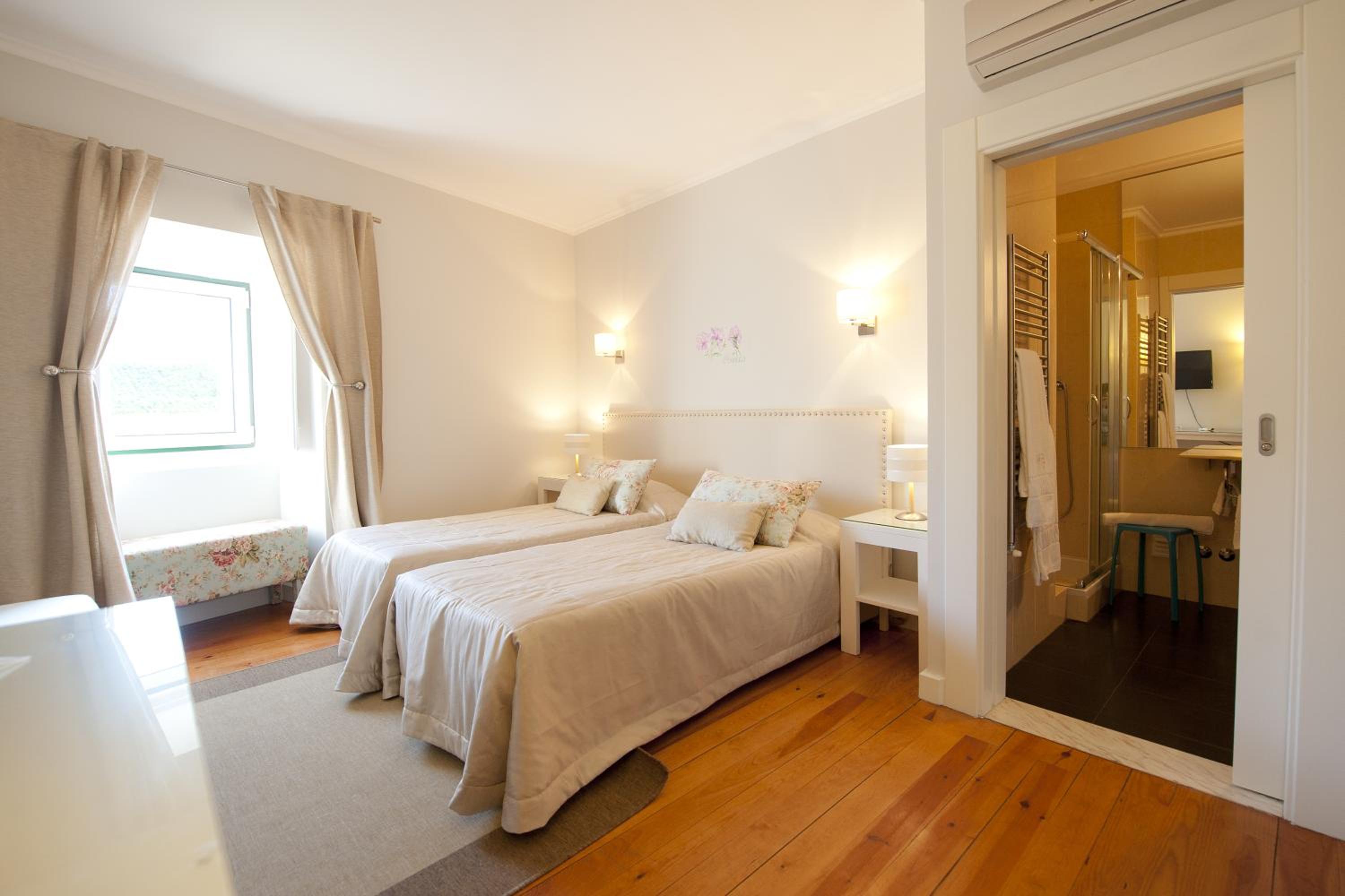 Double or Twin Room - Photo 37