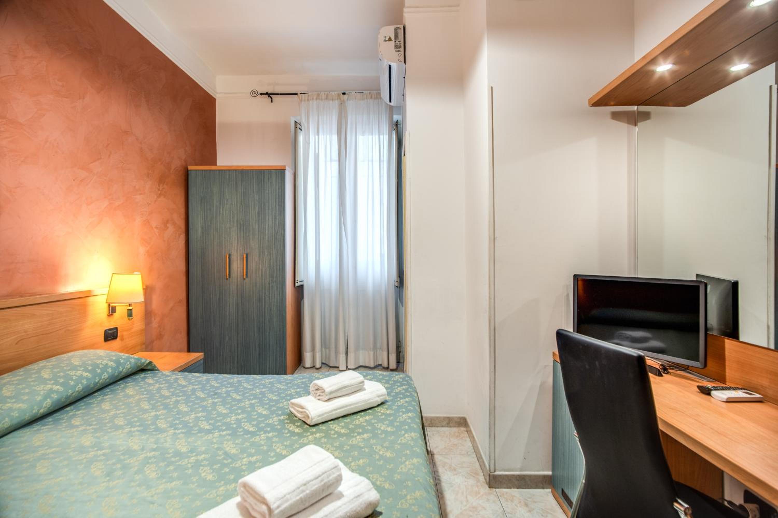 Economy Double or Twin Room photo 3