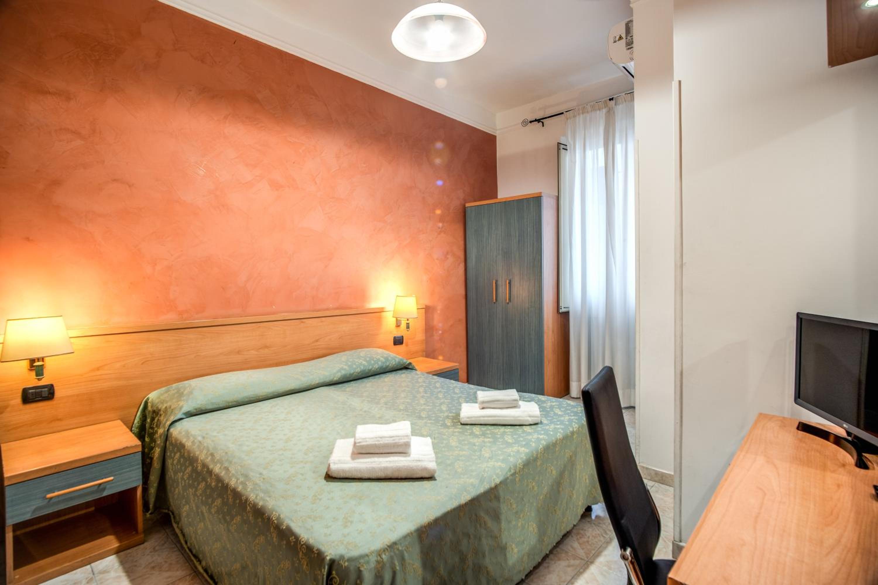 Economy Double or Twin Room photo 1
