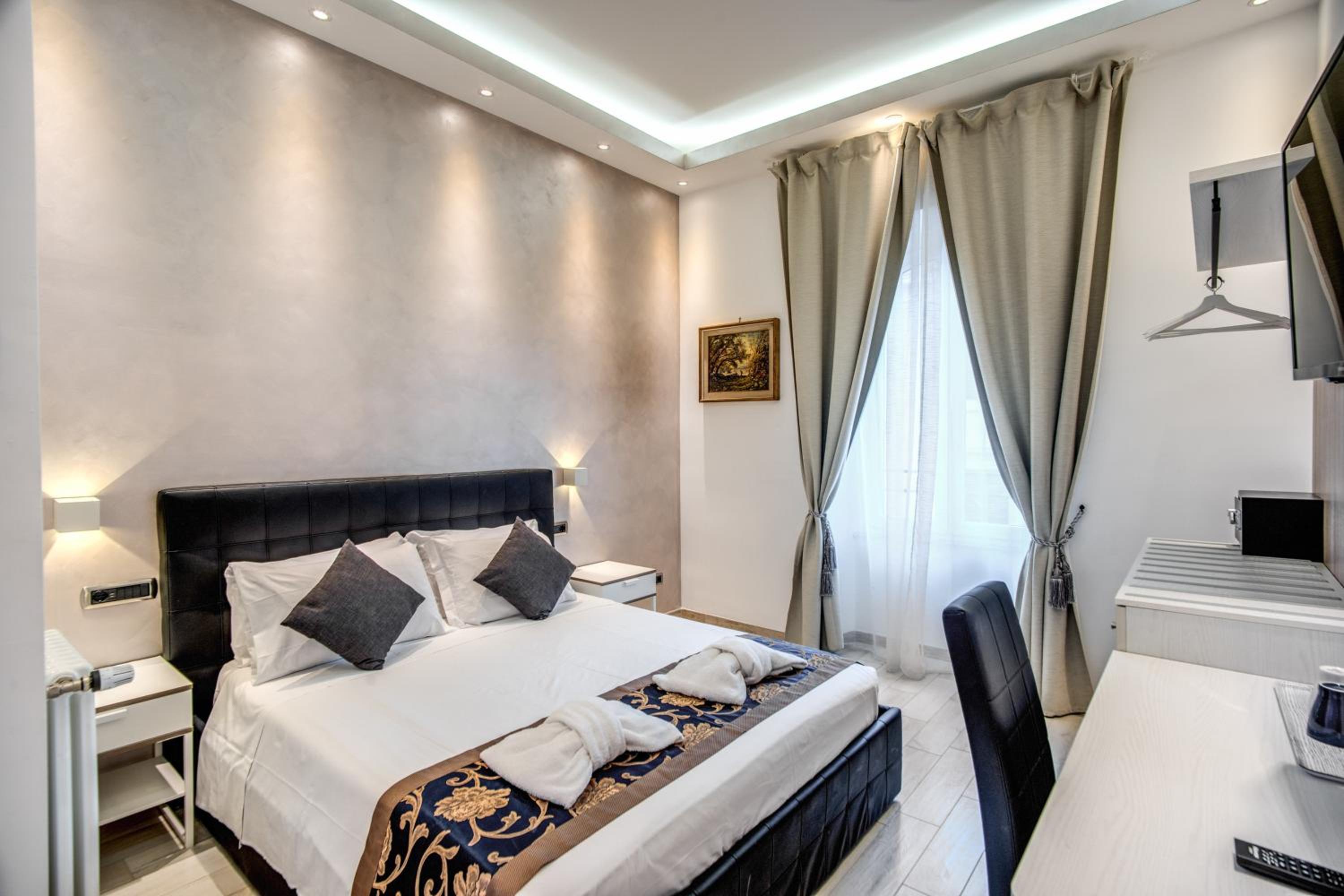 Deluxe Double Room photo 2
