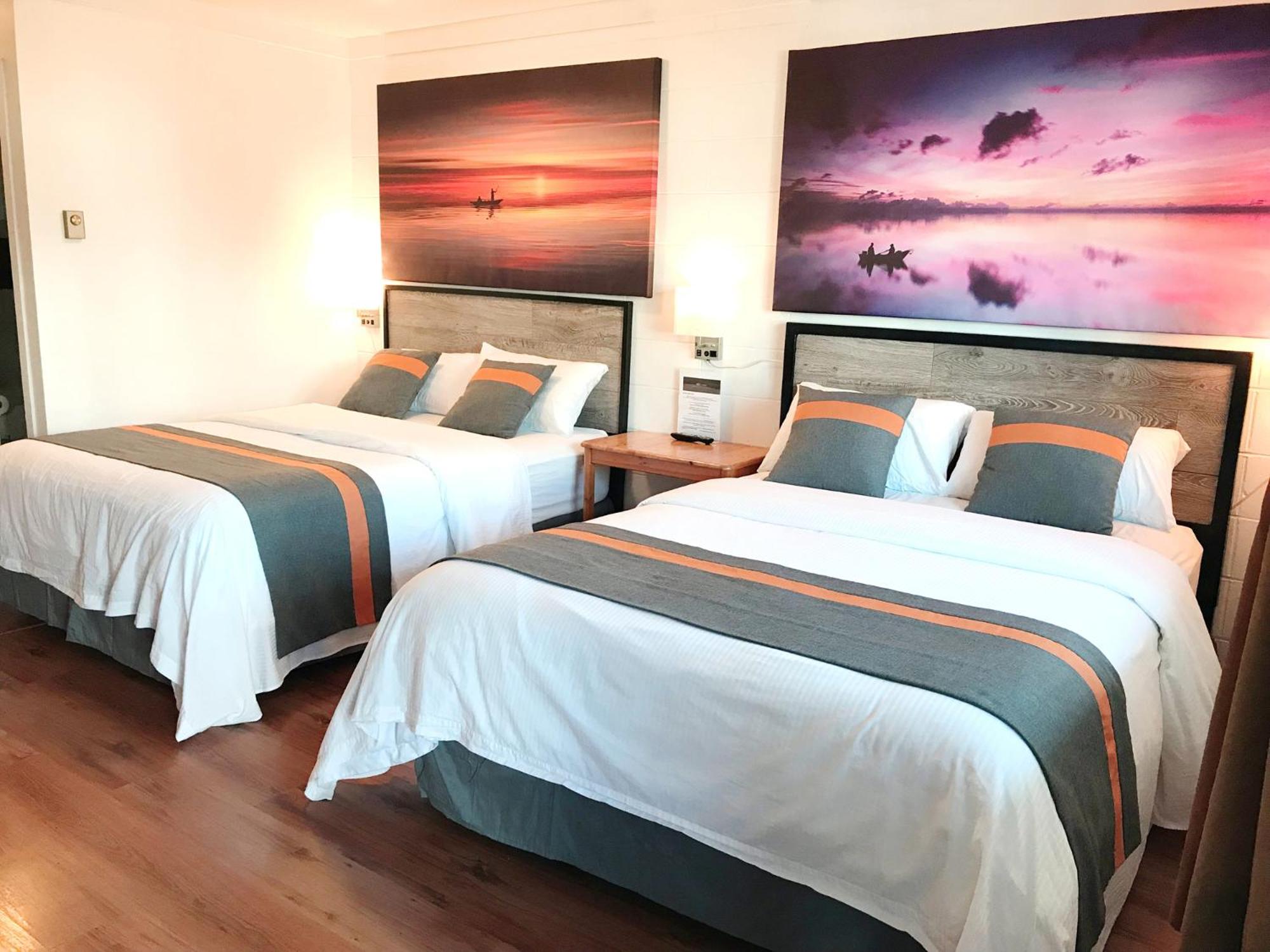 Executive Queen Room with Two Queen Beds - Photo 5