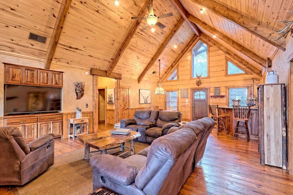 Three-Bedroom House photo 1