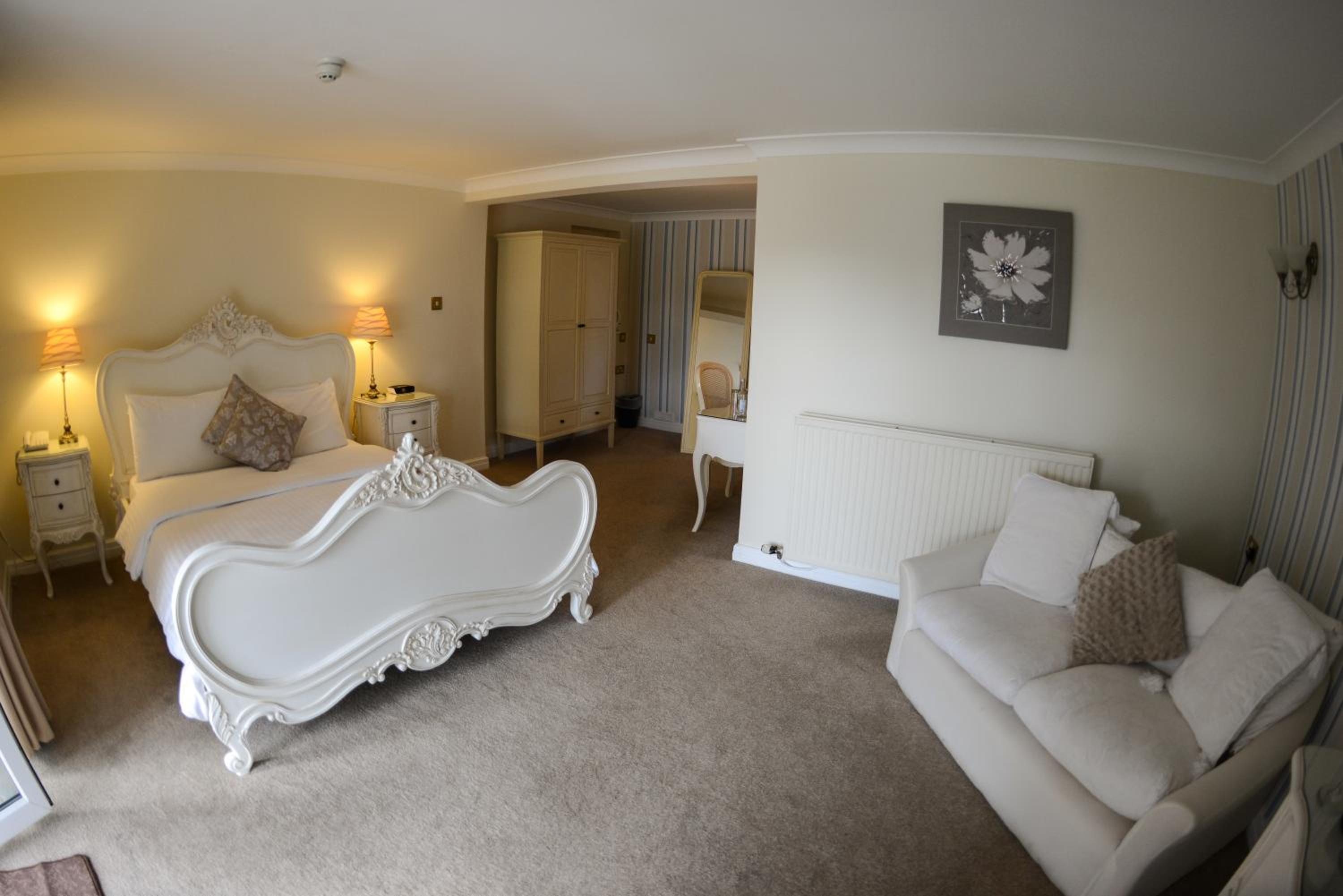 Deluxe King Room photo 1