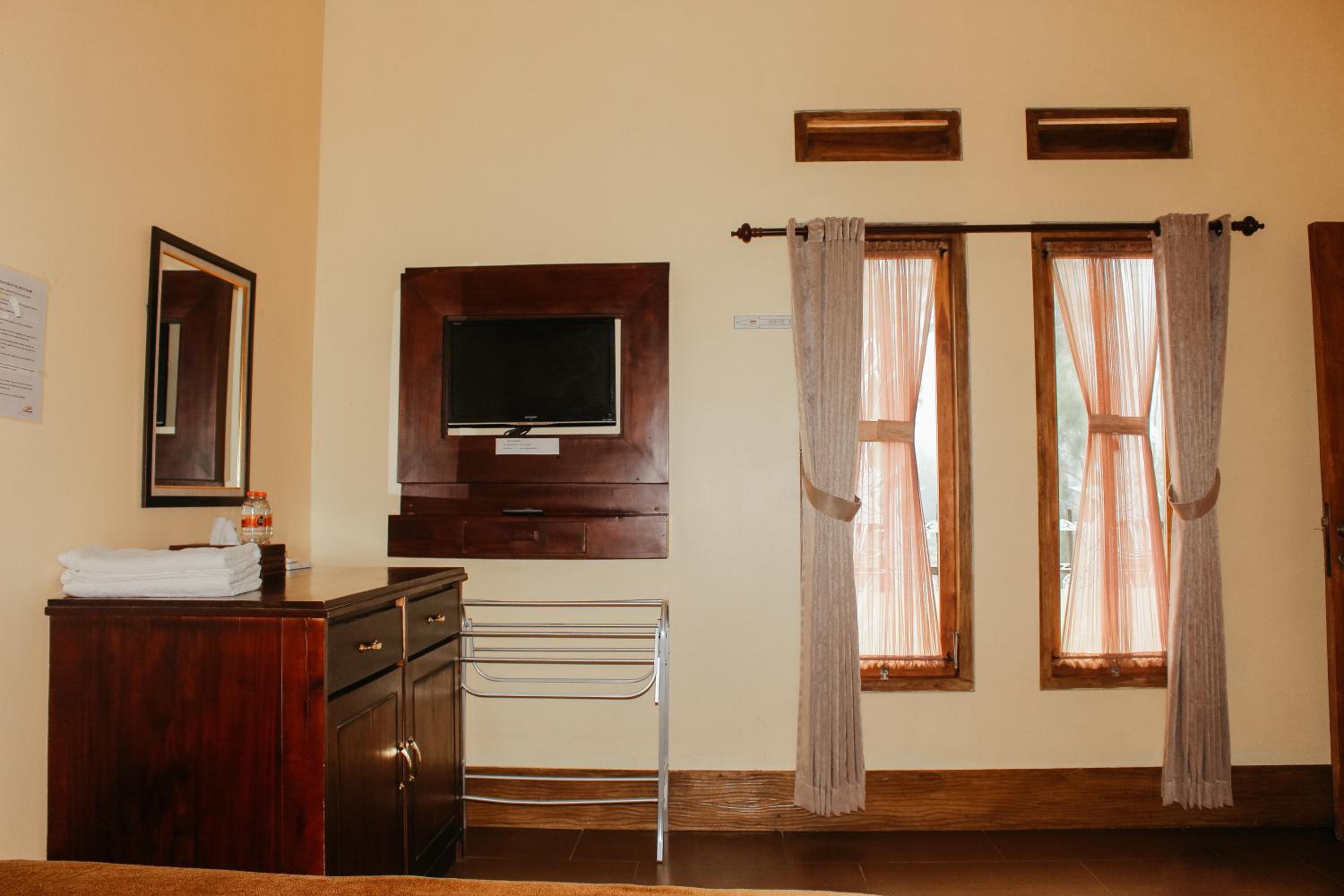 Family Room photo 2