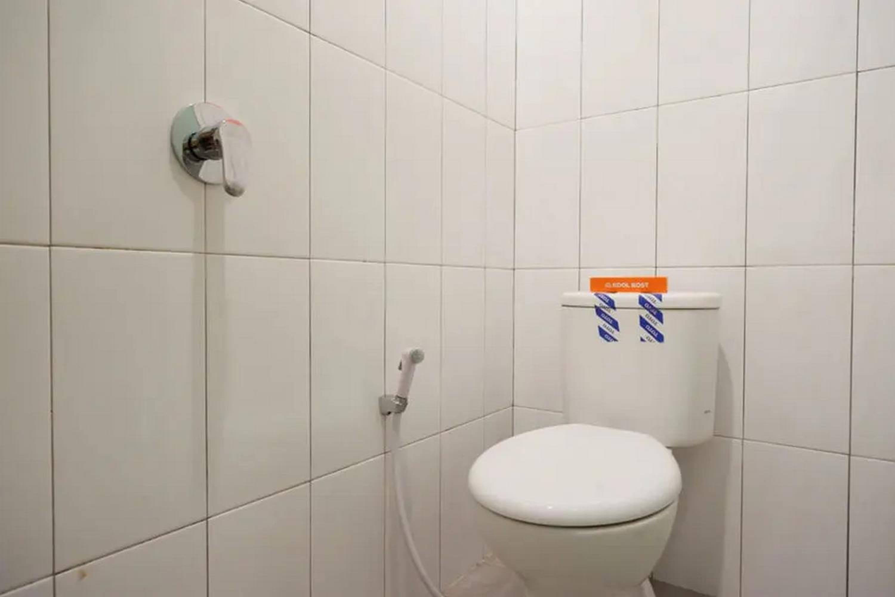 Twin Room - Photo 10