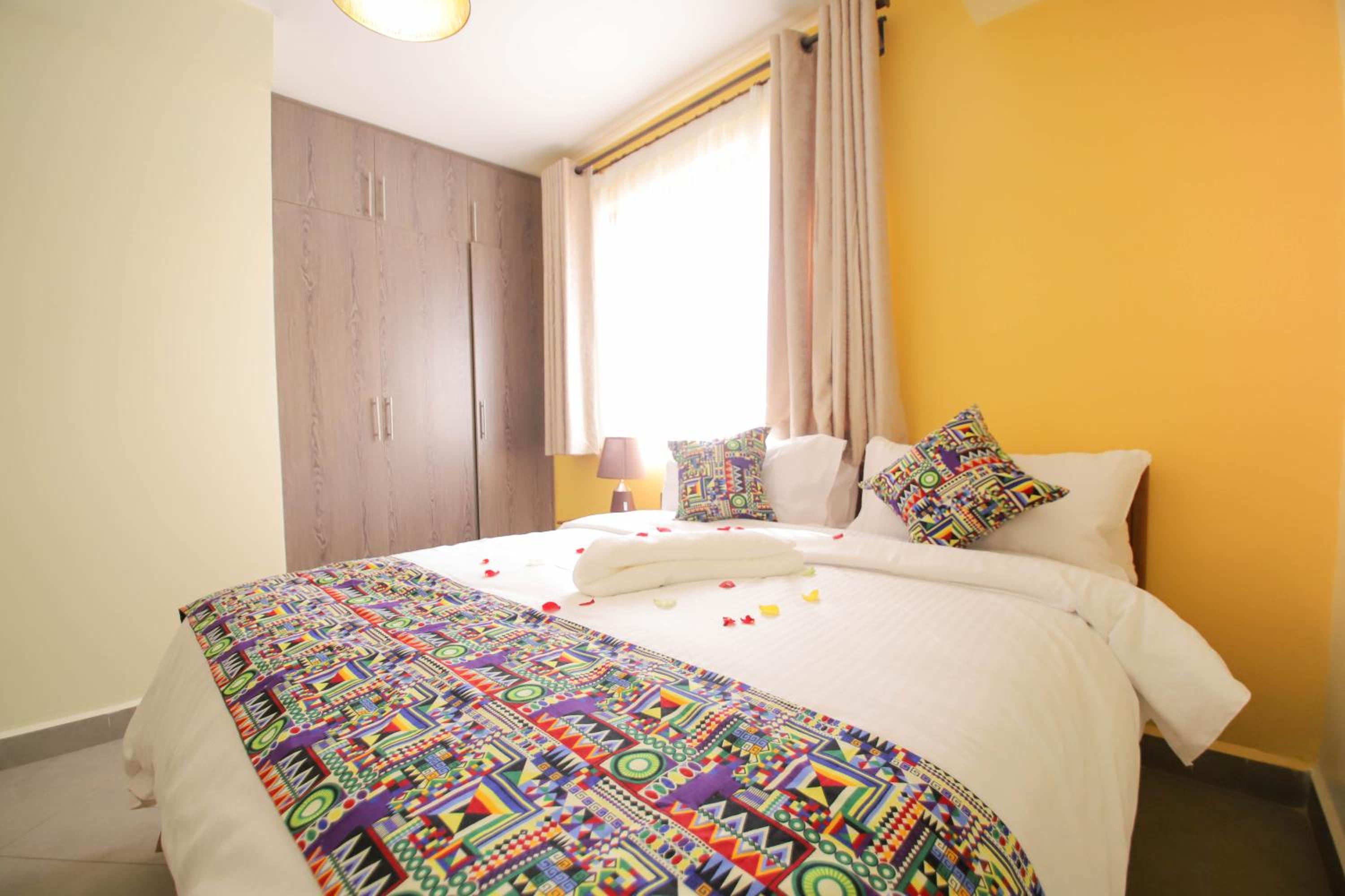 Two-Bedroom Apartment - Photo 31