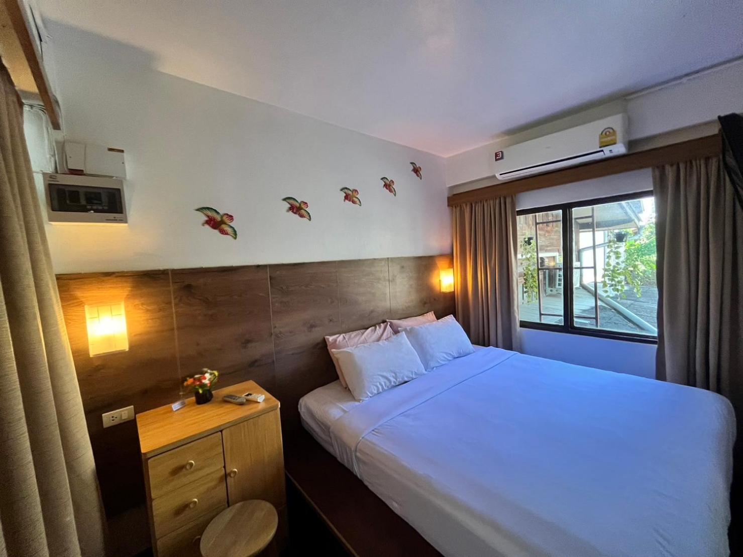Double Room with Private Bathroom - Photo 7