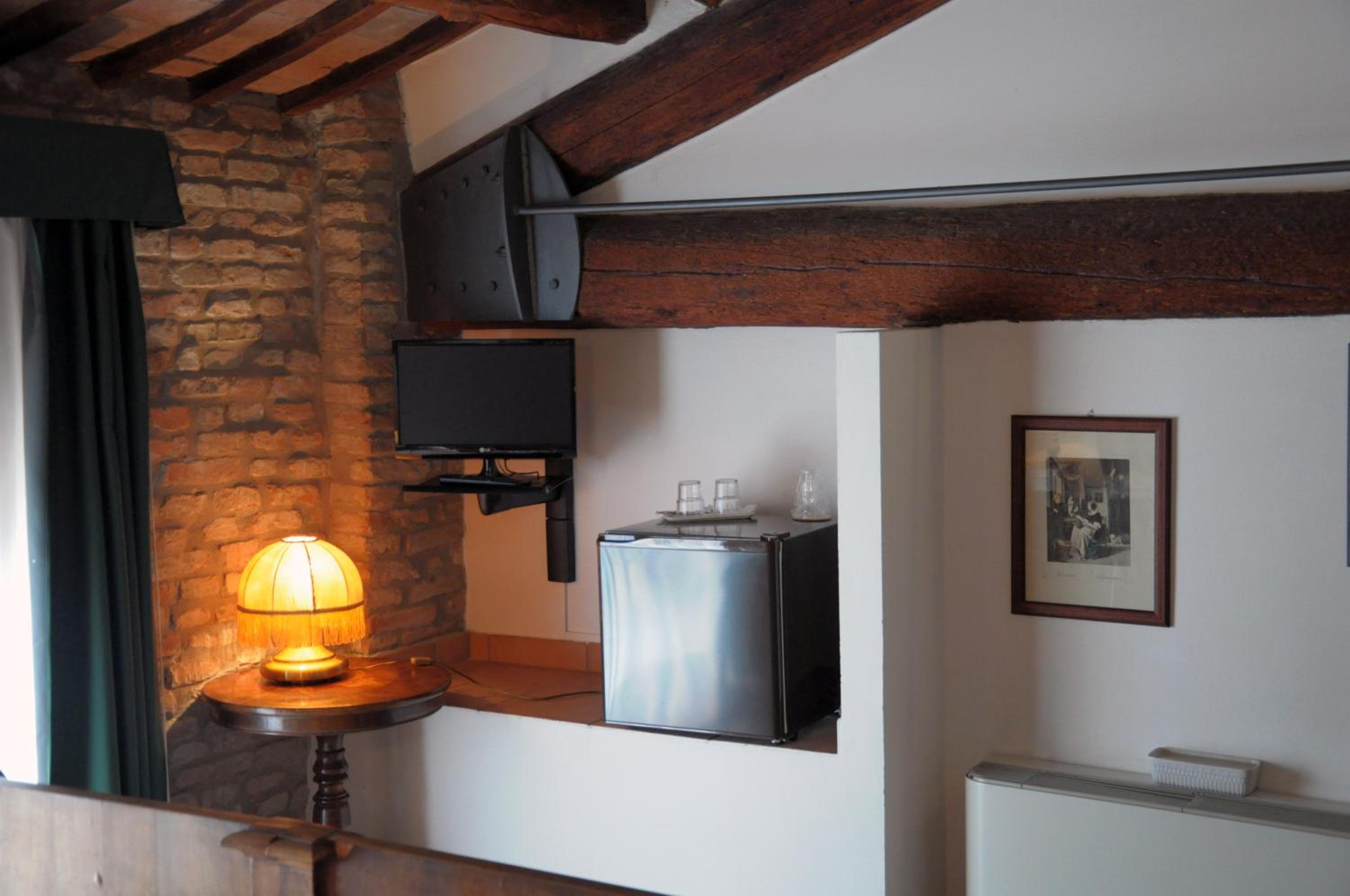 Double Room - Photo 8