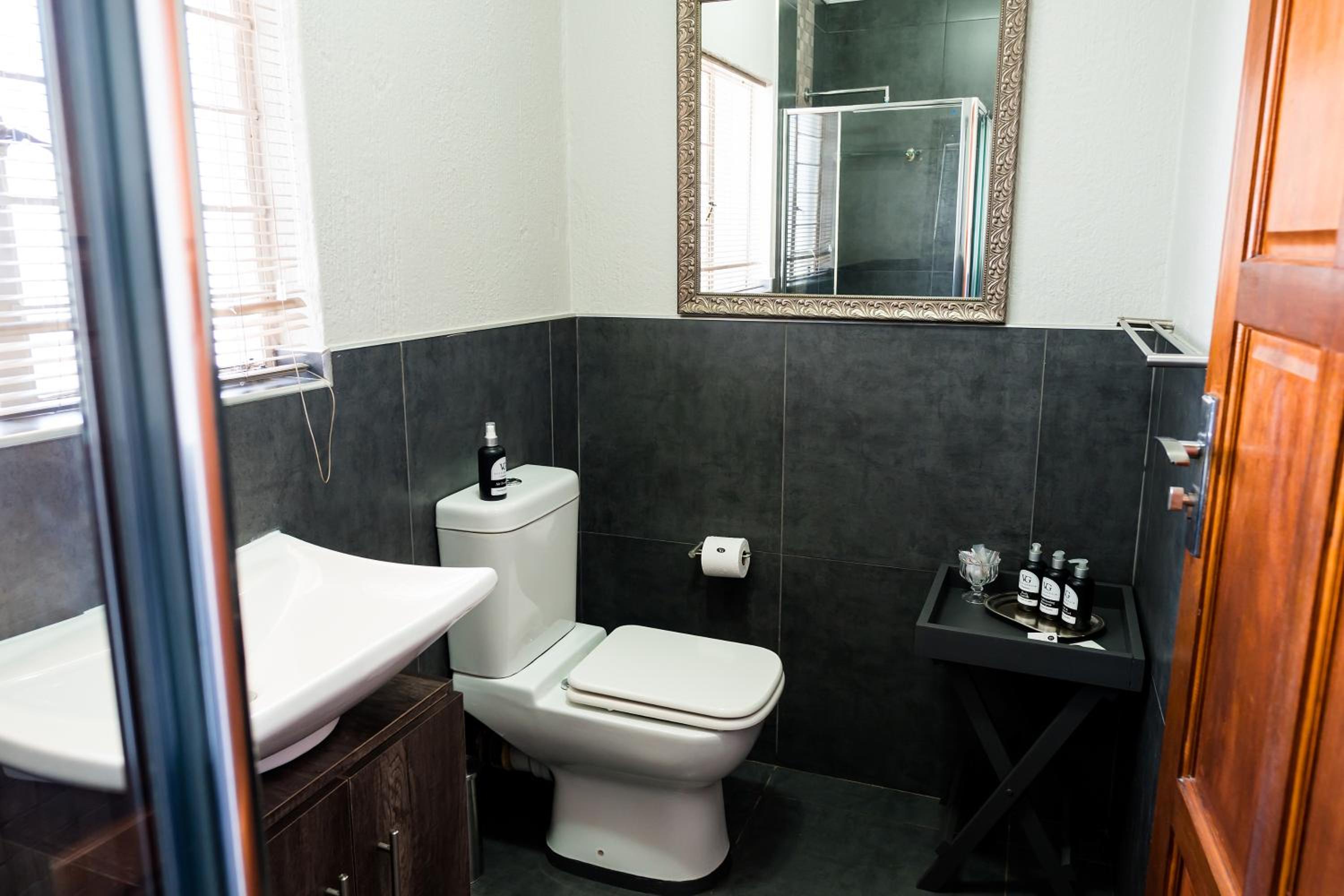Twin/Double Room photo 3