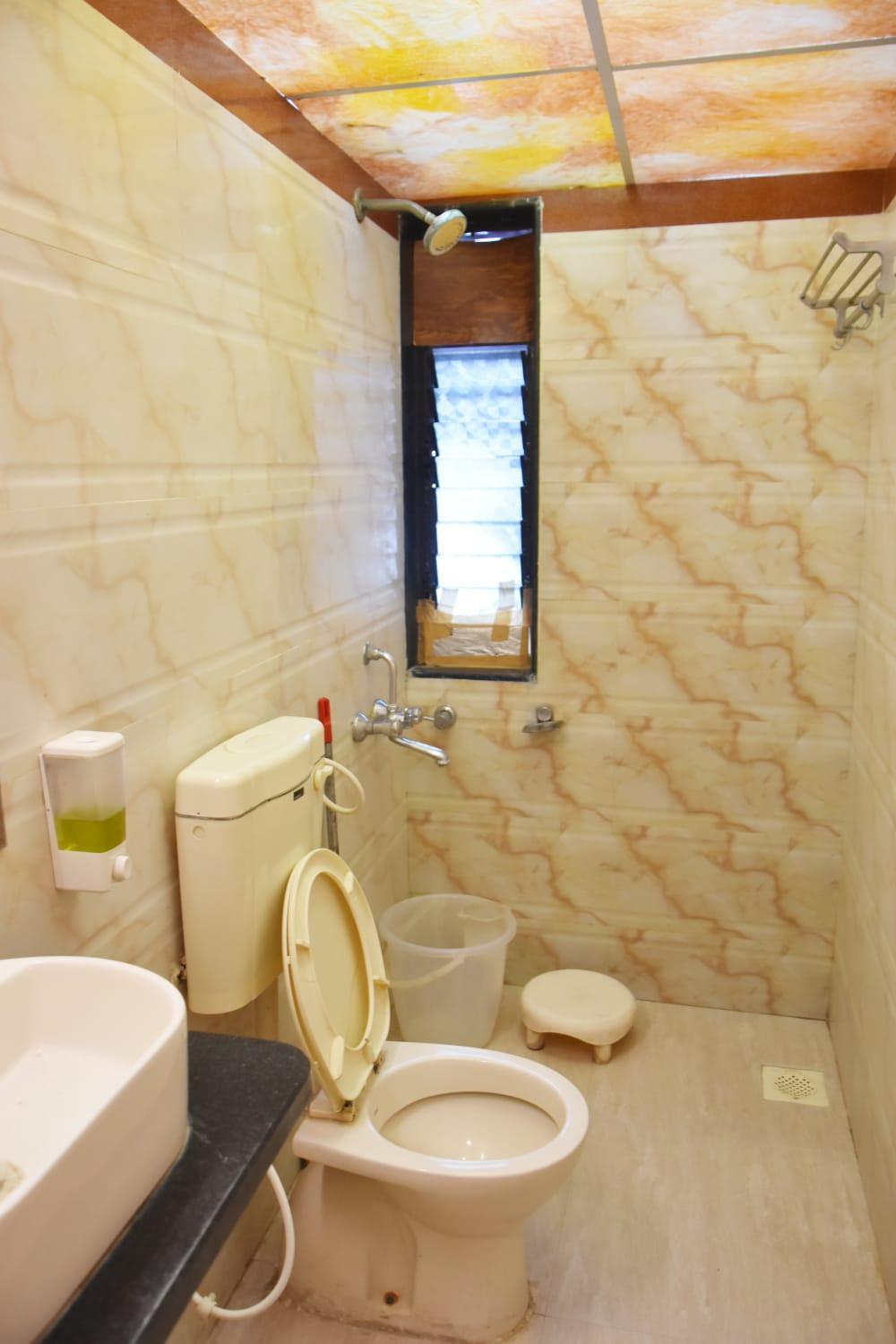 Triple Room with Balcony - Photo 8