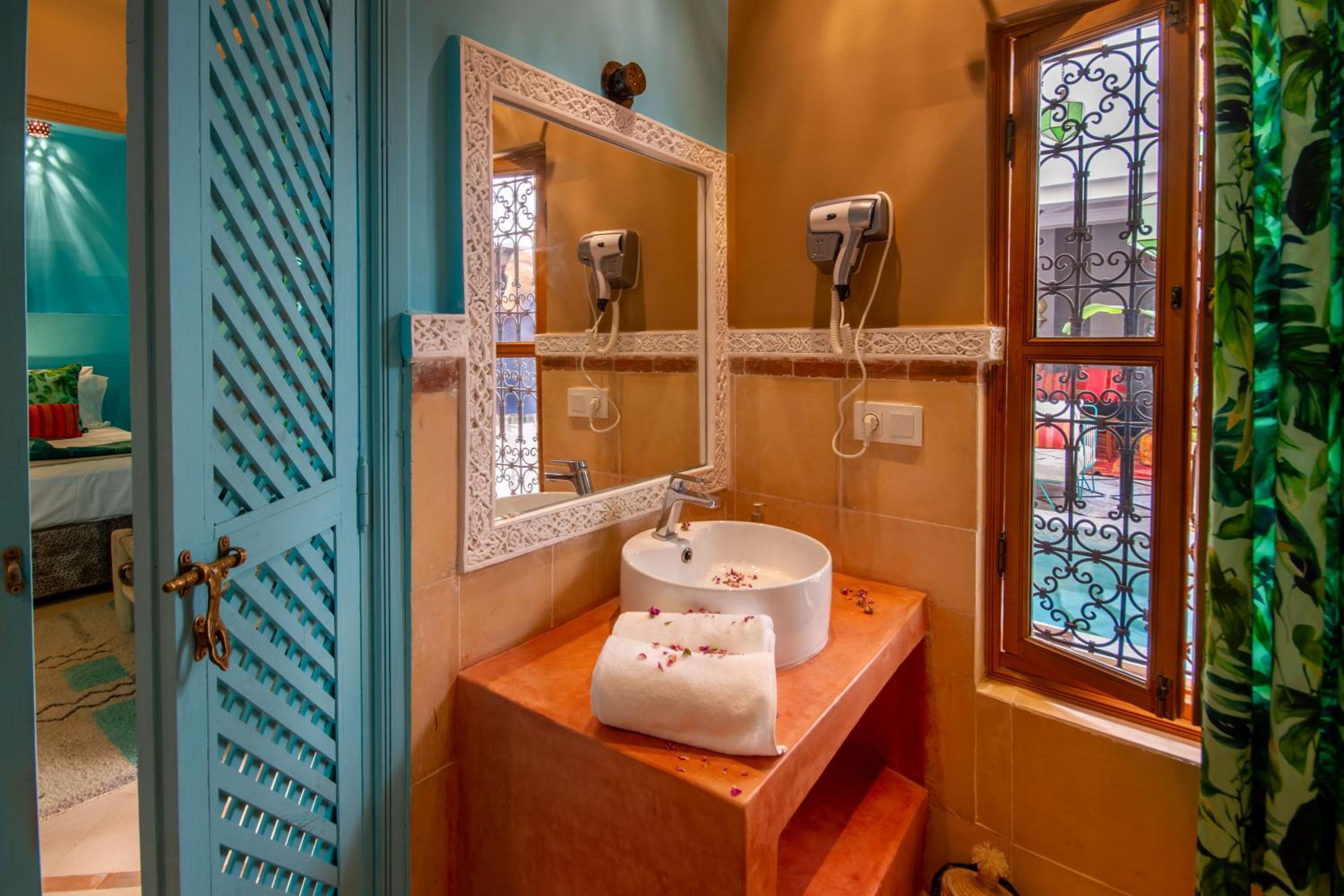Deluxe Double or Twin Room with Pool Access - Photo 2