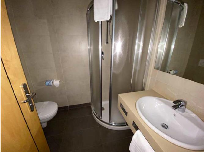 Standard Double Room - Photo 2