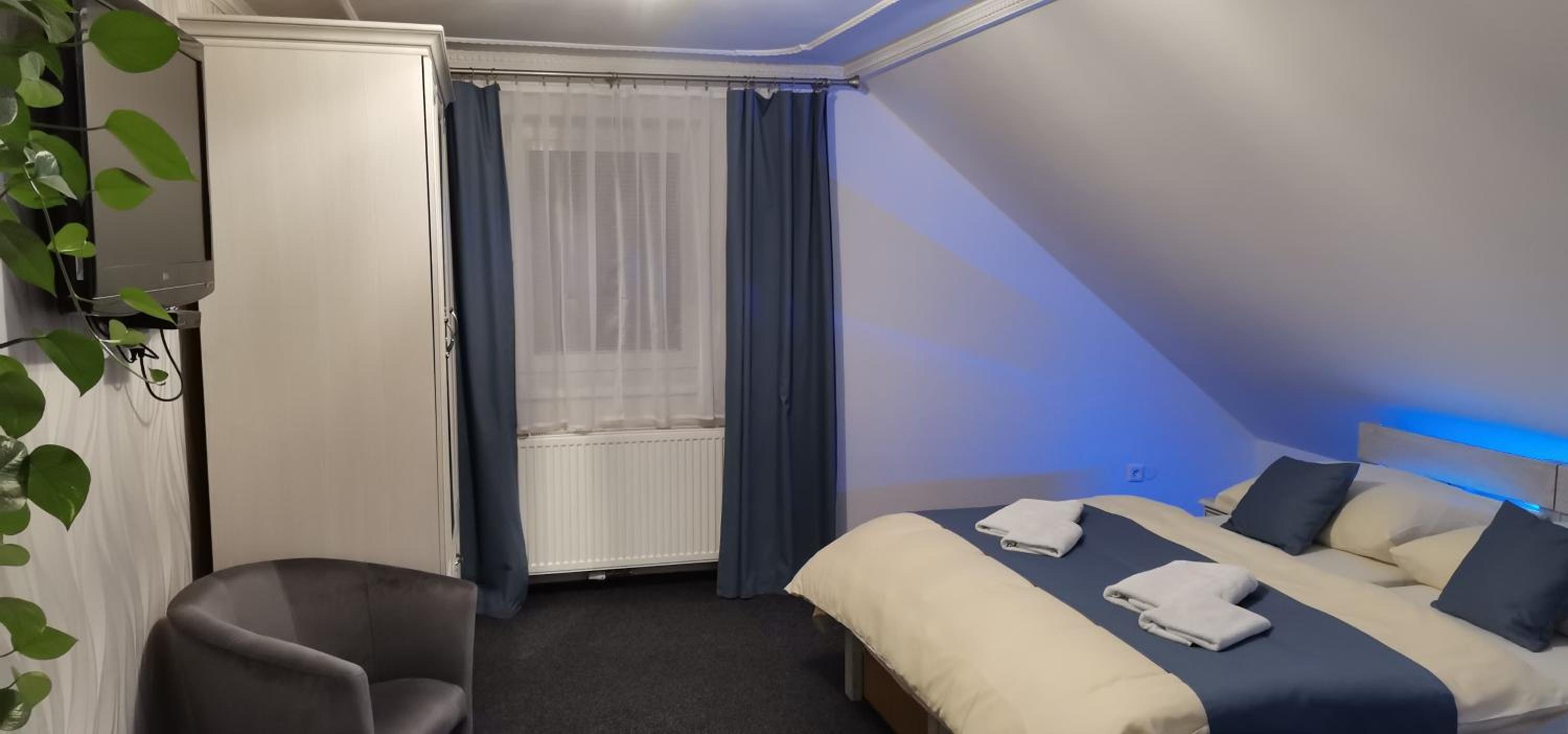 Double or Twin Room with Extra Bed photo 3