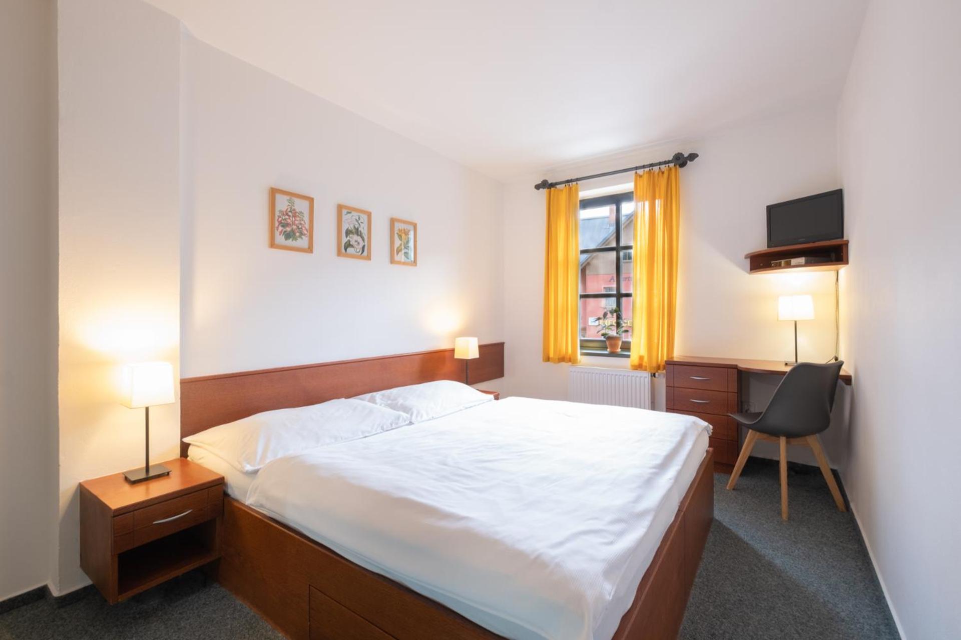 Double Room - Photo 9