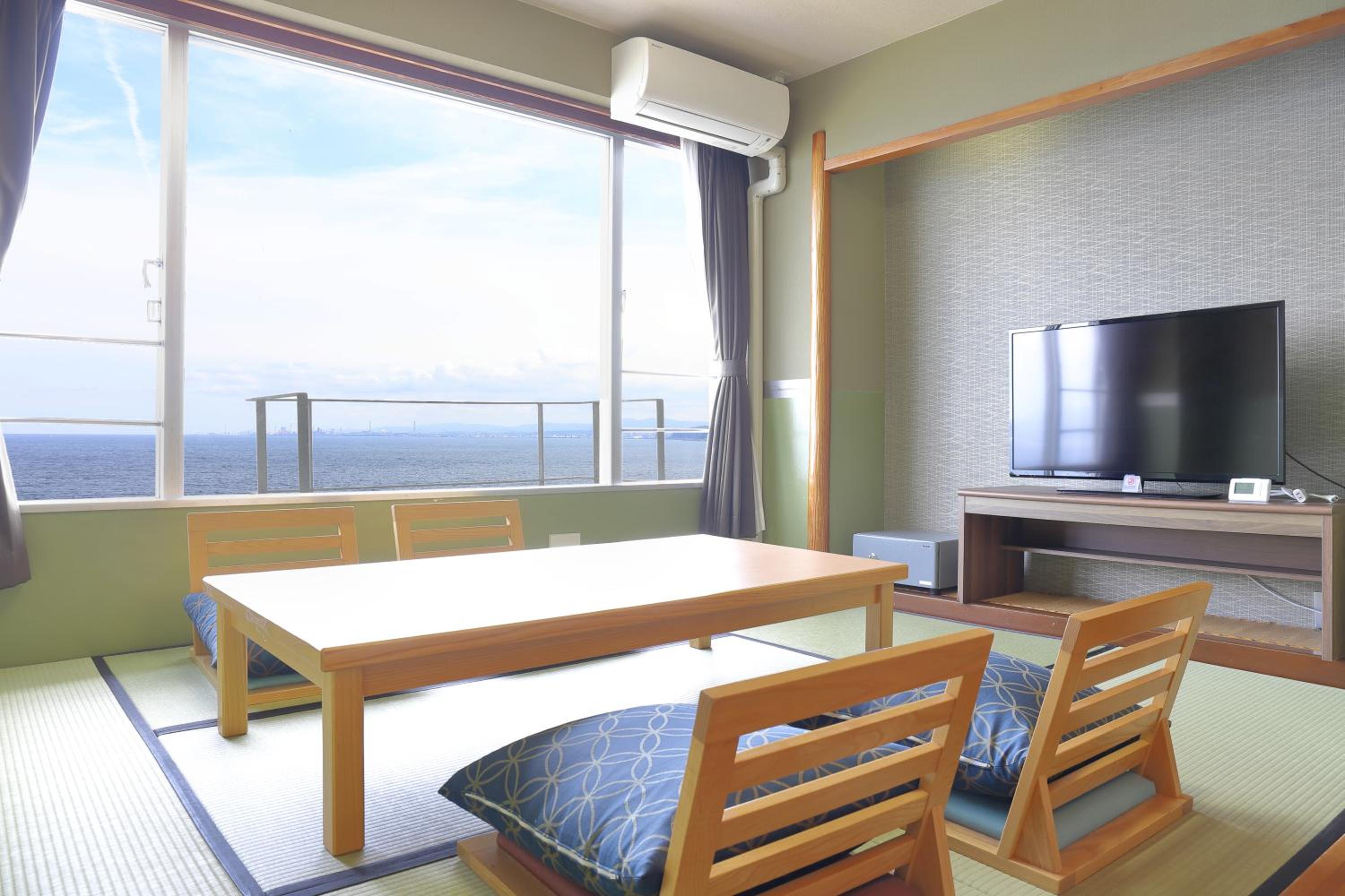 Economy Japanese-Style-Room 16 square meters (Sea Side) - Non-Smoking photo 2
