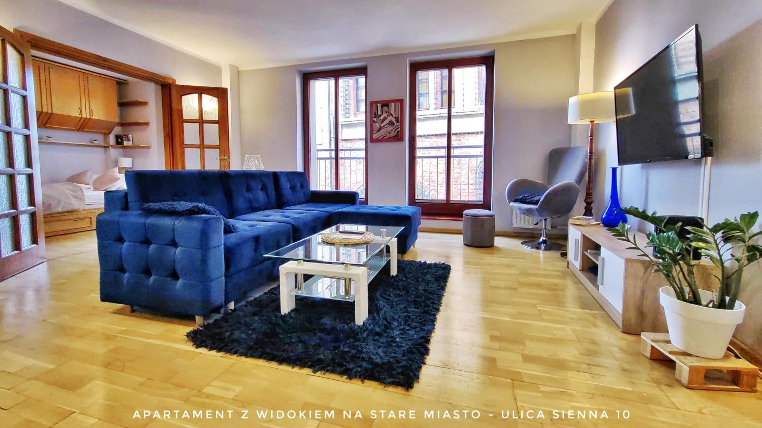 Apartment with Old Town View - Photo 8