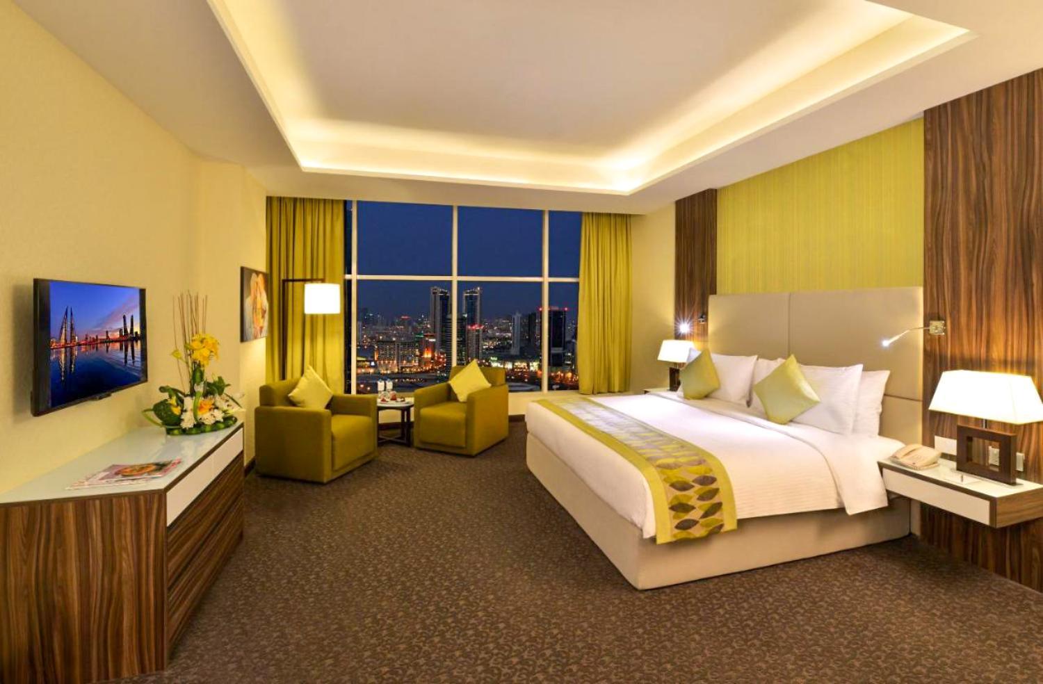 Deluxe King Room photo 3