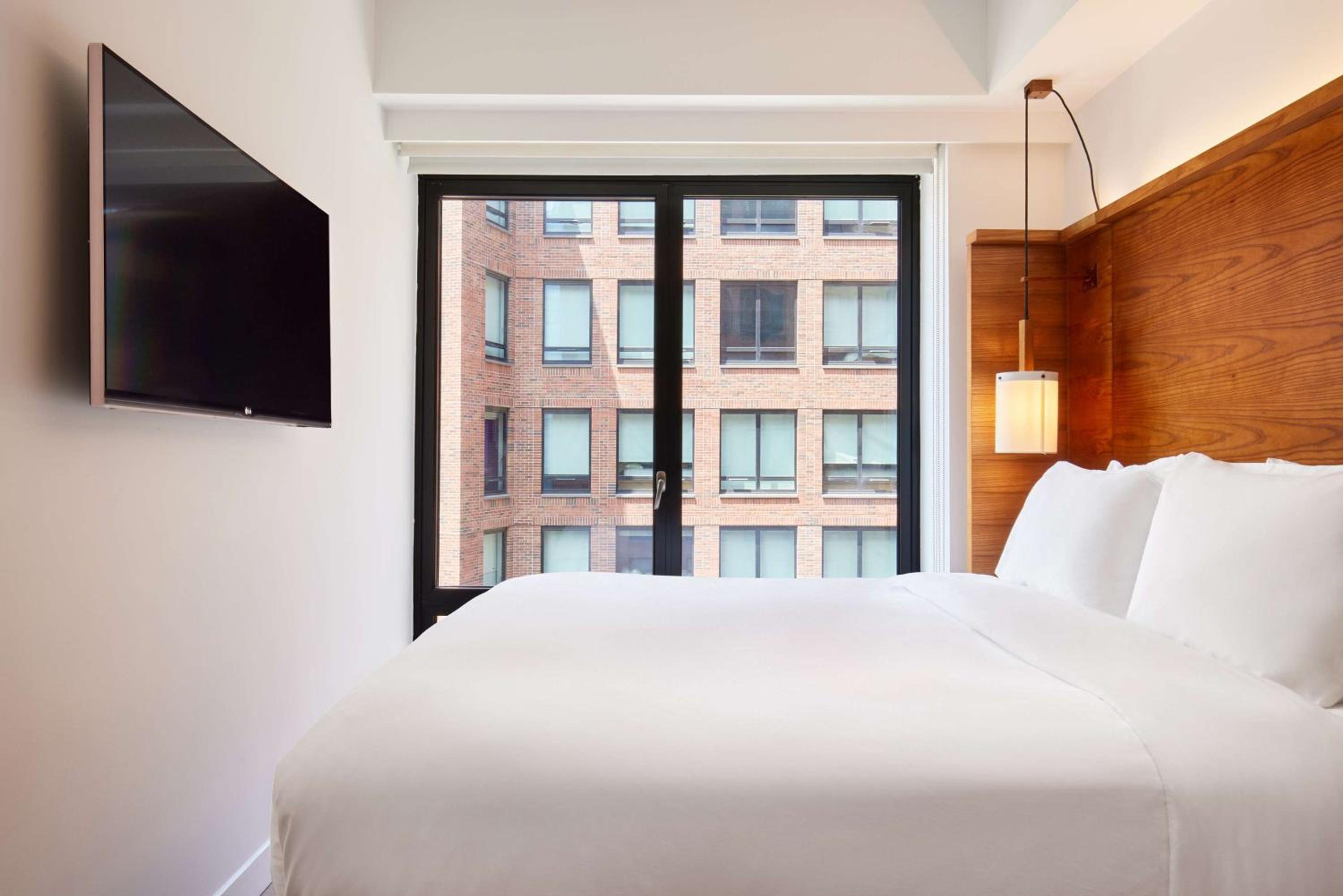 Queen Room Courtyard View