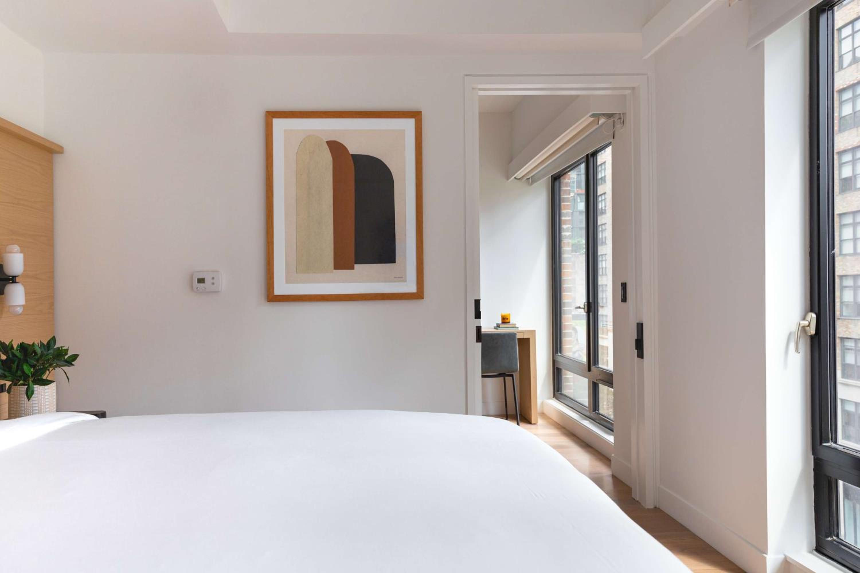Arlo Suite Accessible