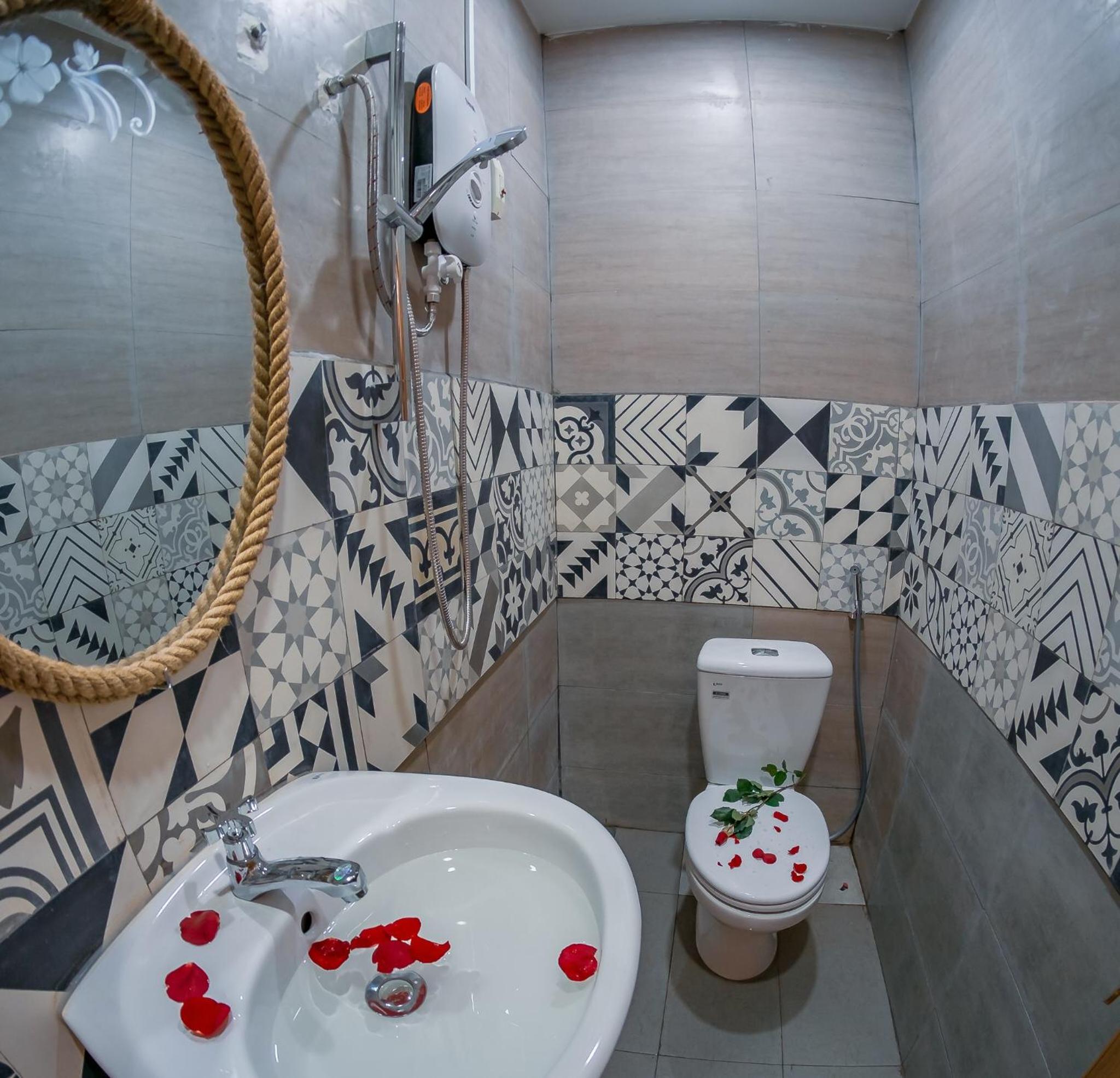 Double Room with Private Bathroom - Photo 4