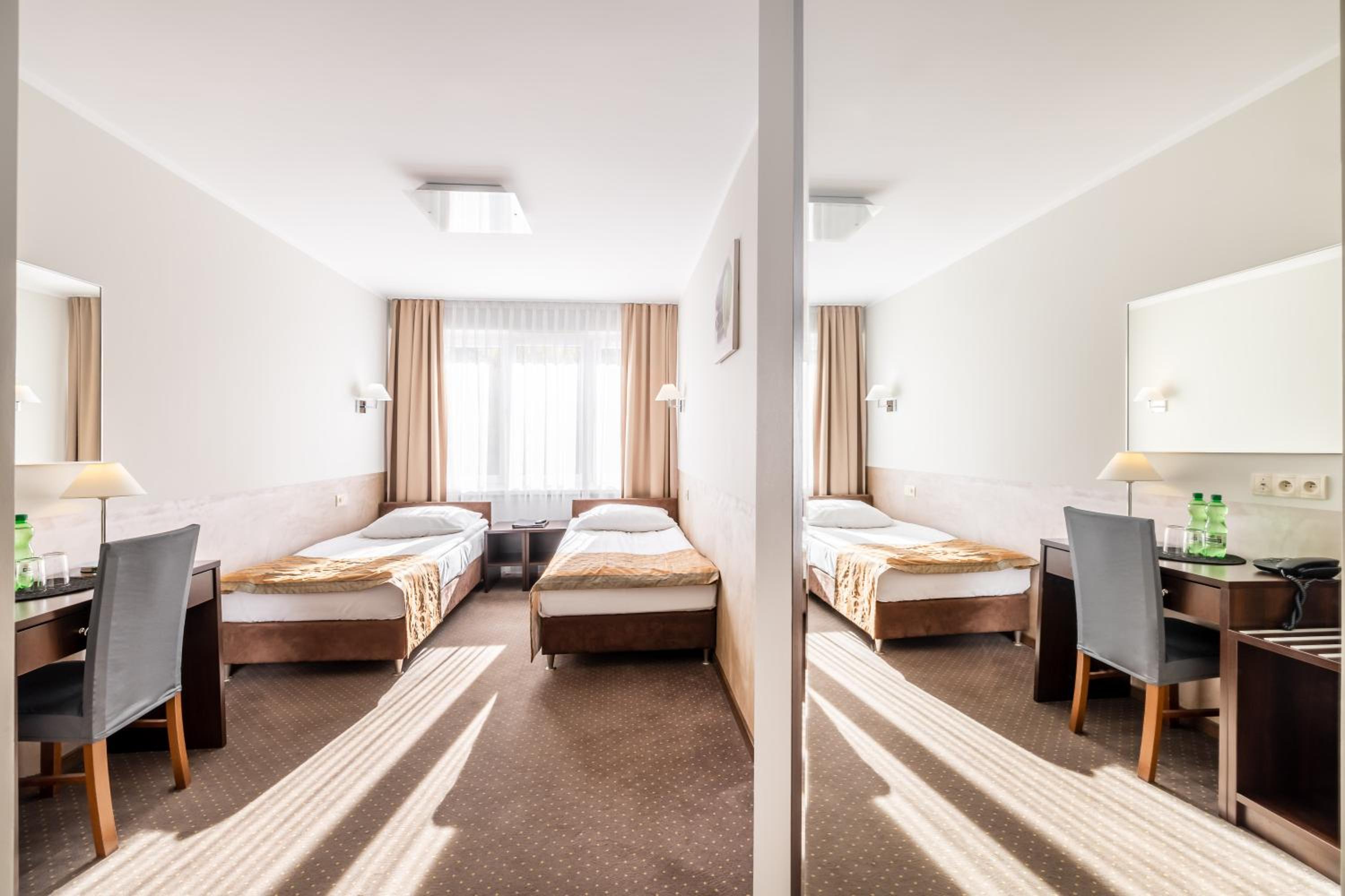 Standard Twin Room - Photo 1