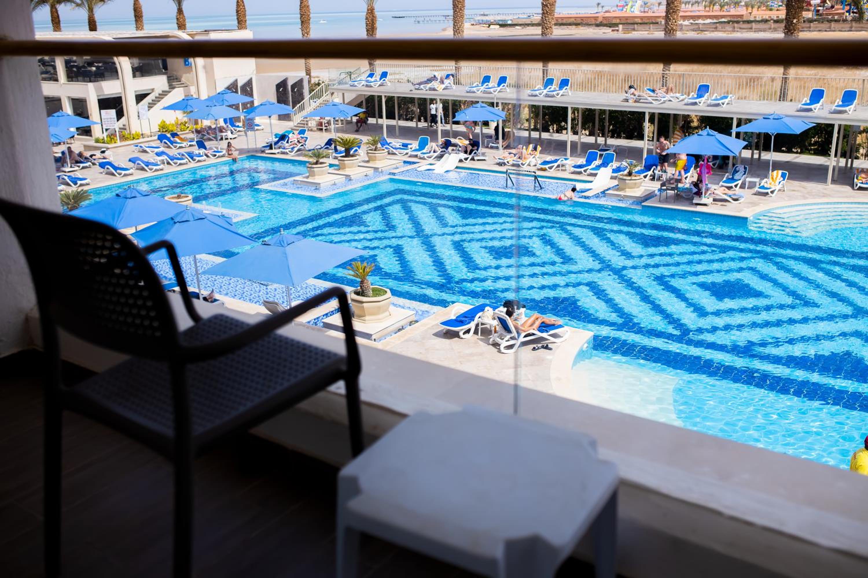 Deluxe Pool View Room  - Photo 9