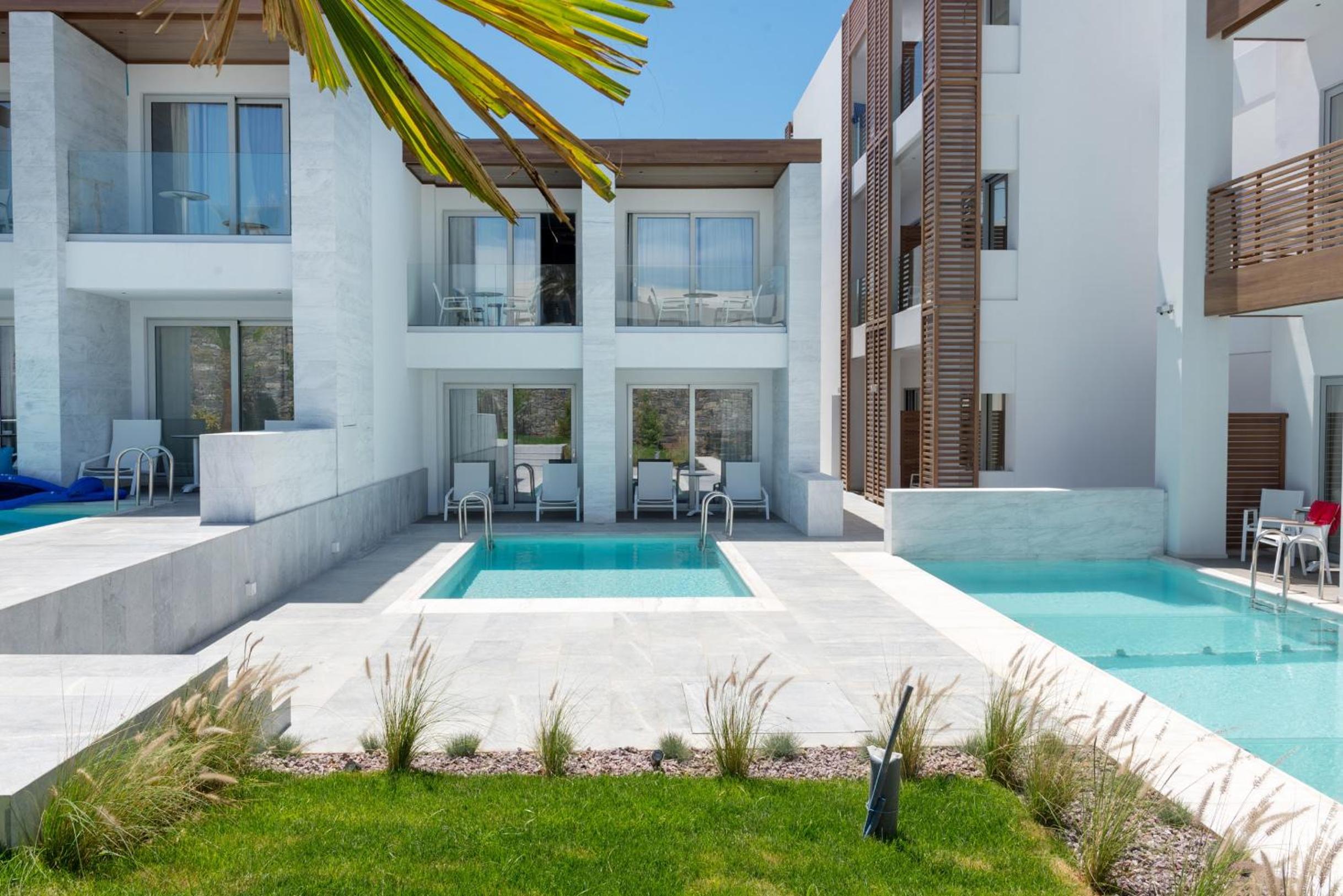 Superior Double Room - Swim Up