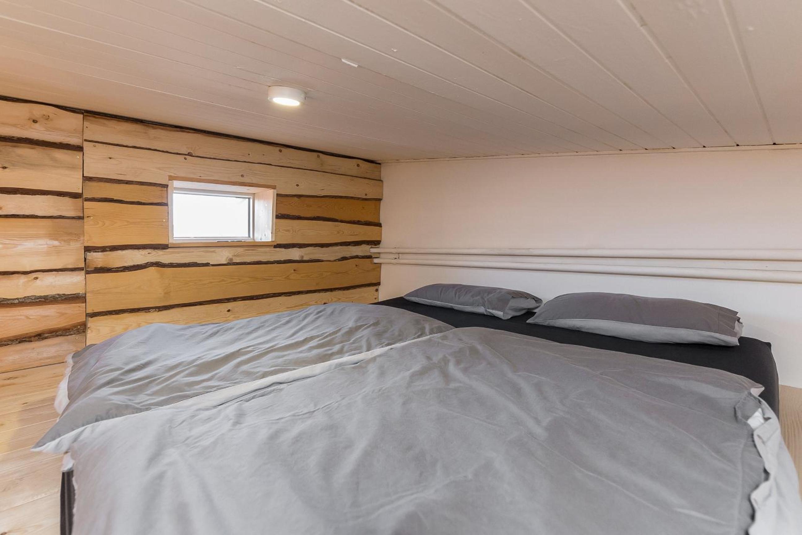 Three-Bedroom Apartment - Photo 4
