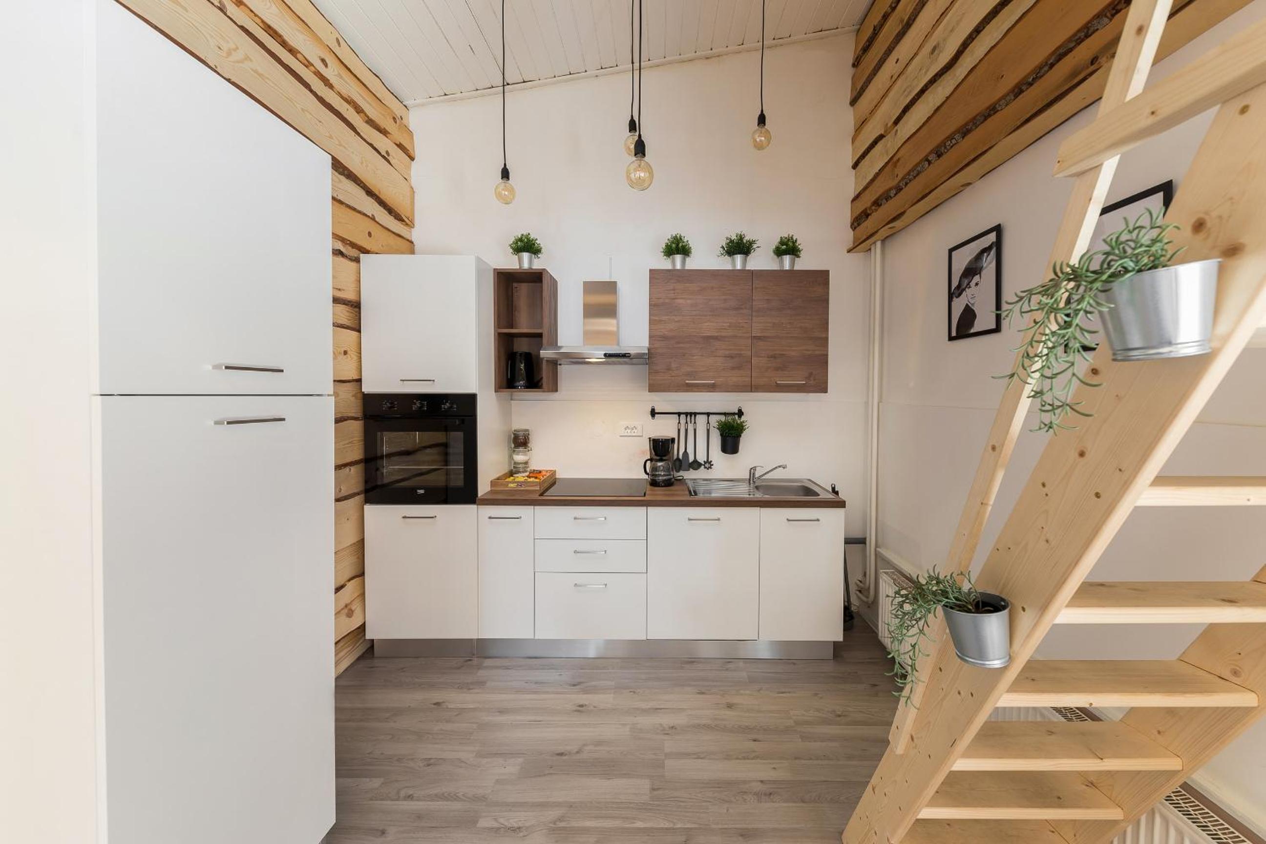 Three-Bedroom Apartment - Photo 25