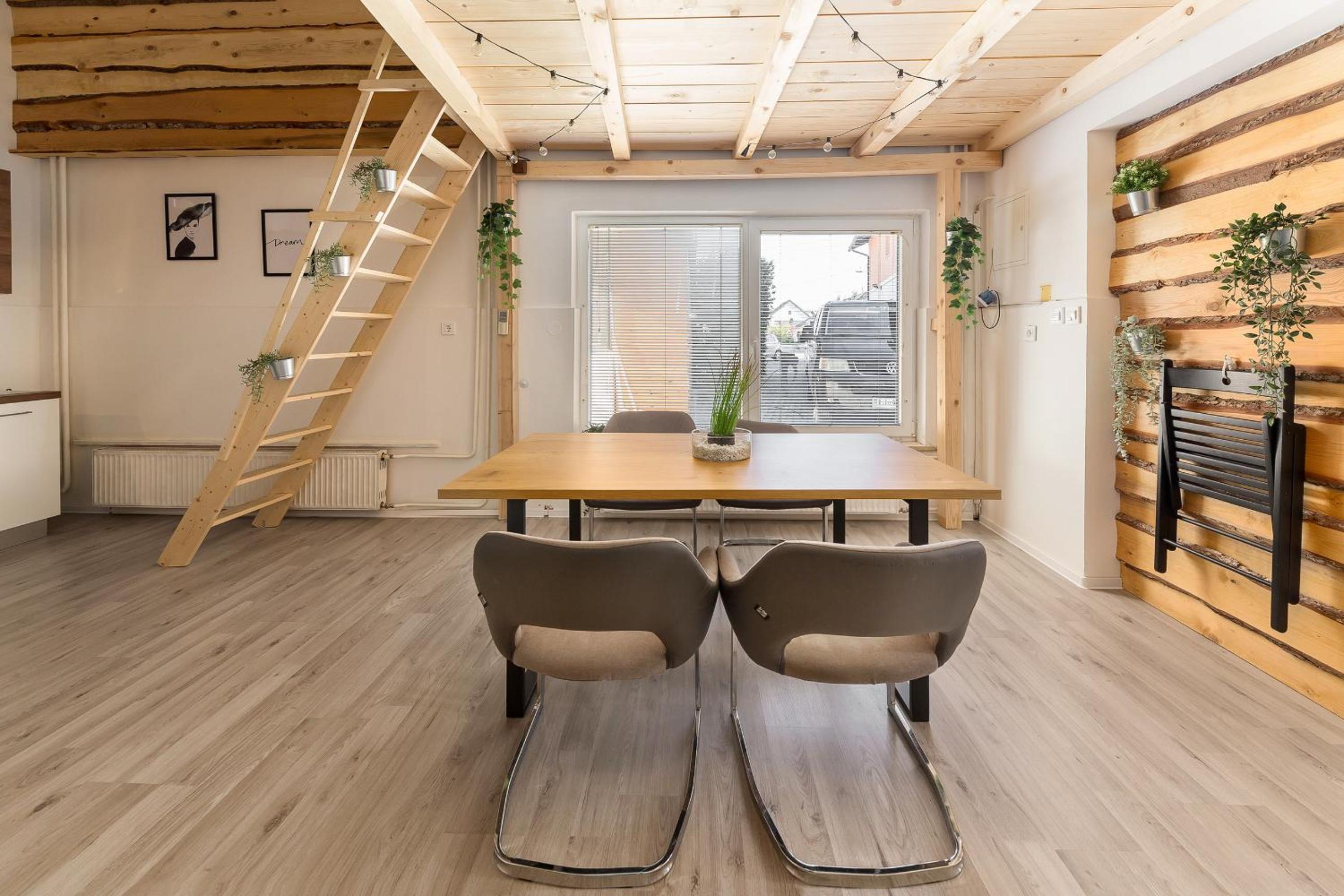 Three-Bedroom Apartment - Photo 9