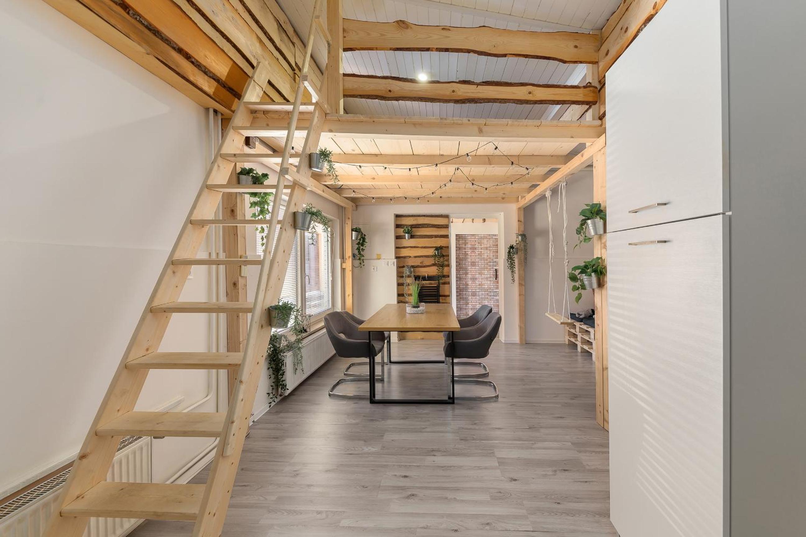 Three-Bedroom Apartment - Photo 21