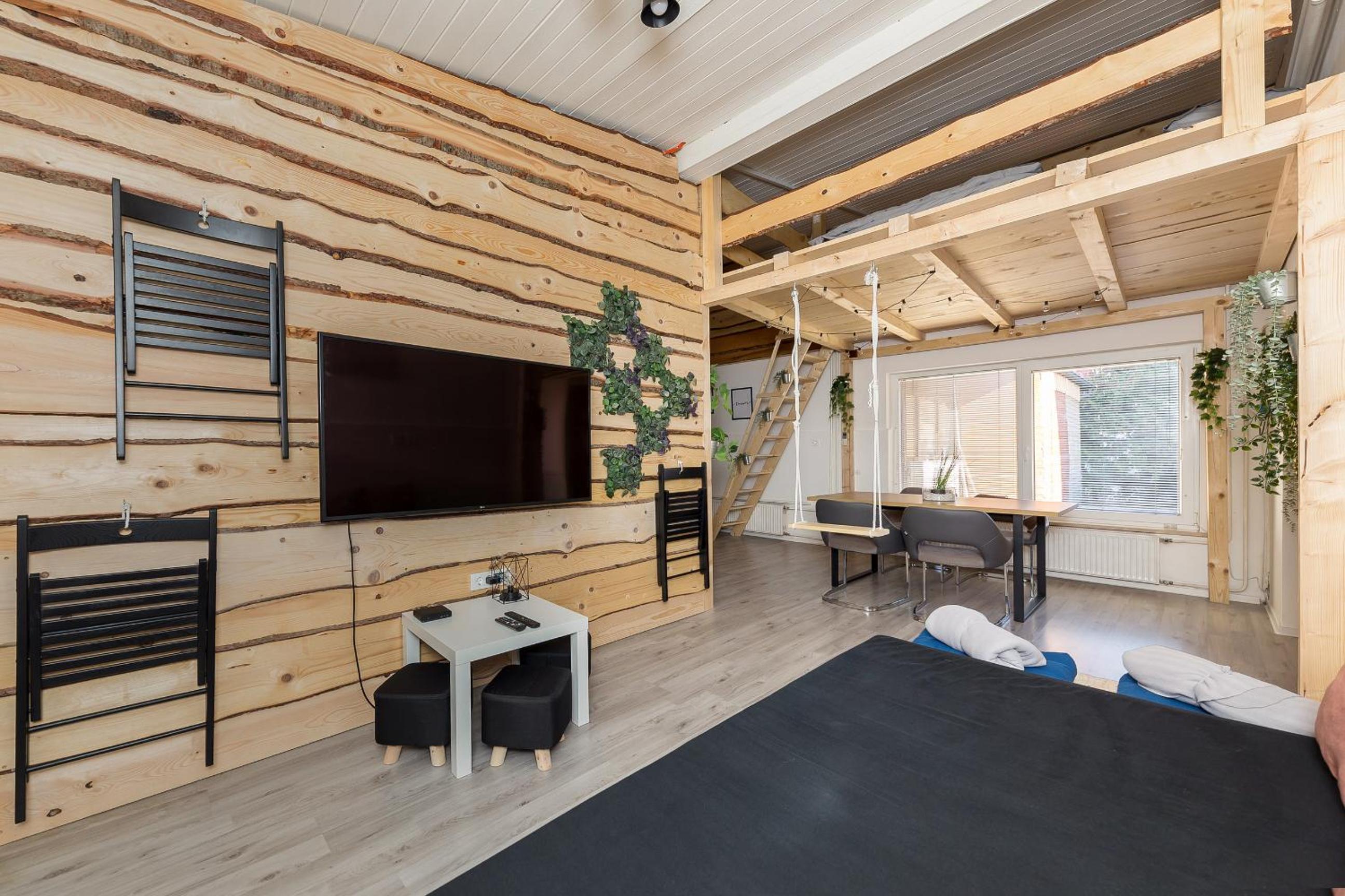 Three-Bedroom Apartment - Photo 20